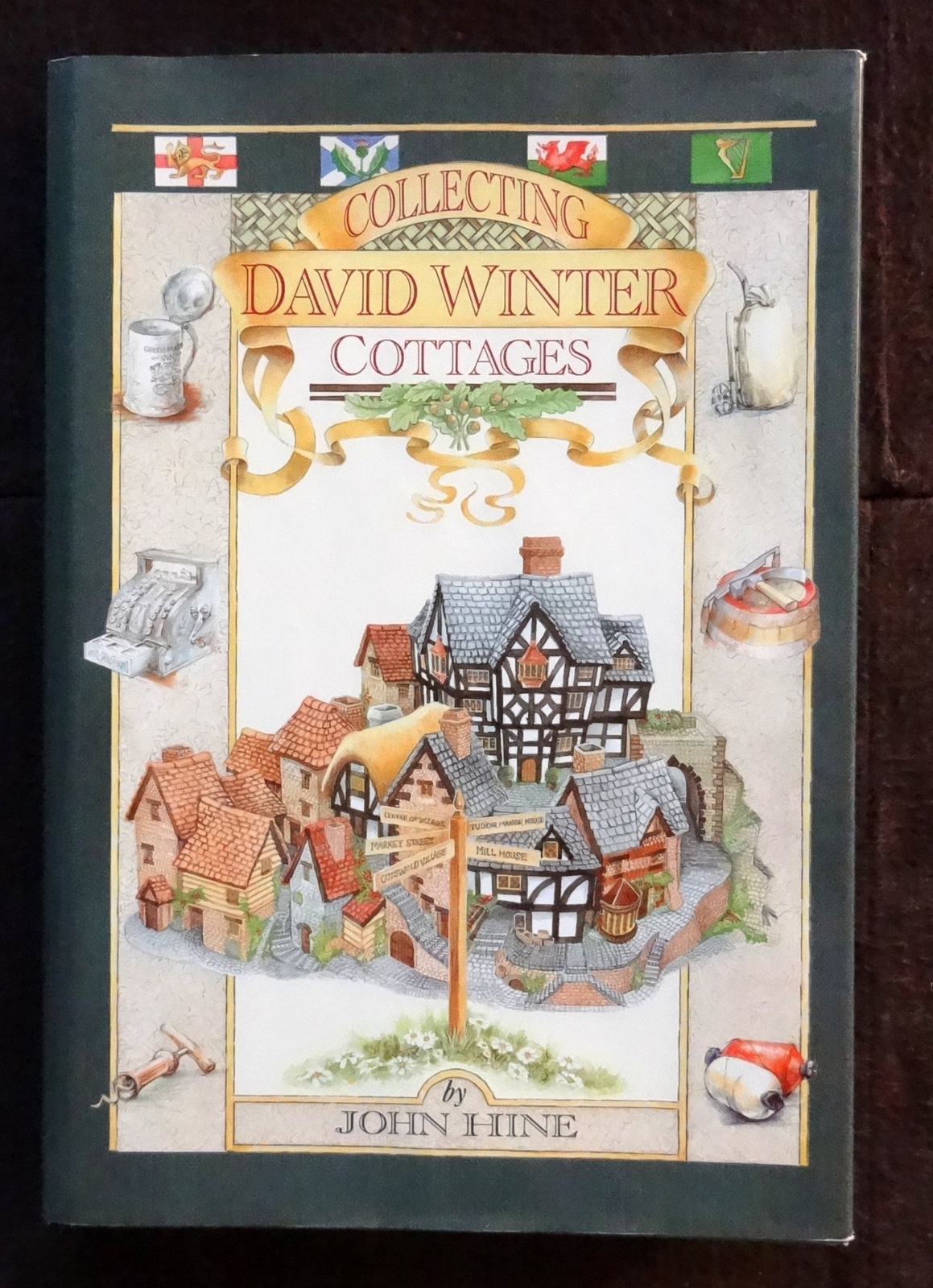 Collecting David Winter Cottages – Hine, John – hardcover – Acceptable