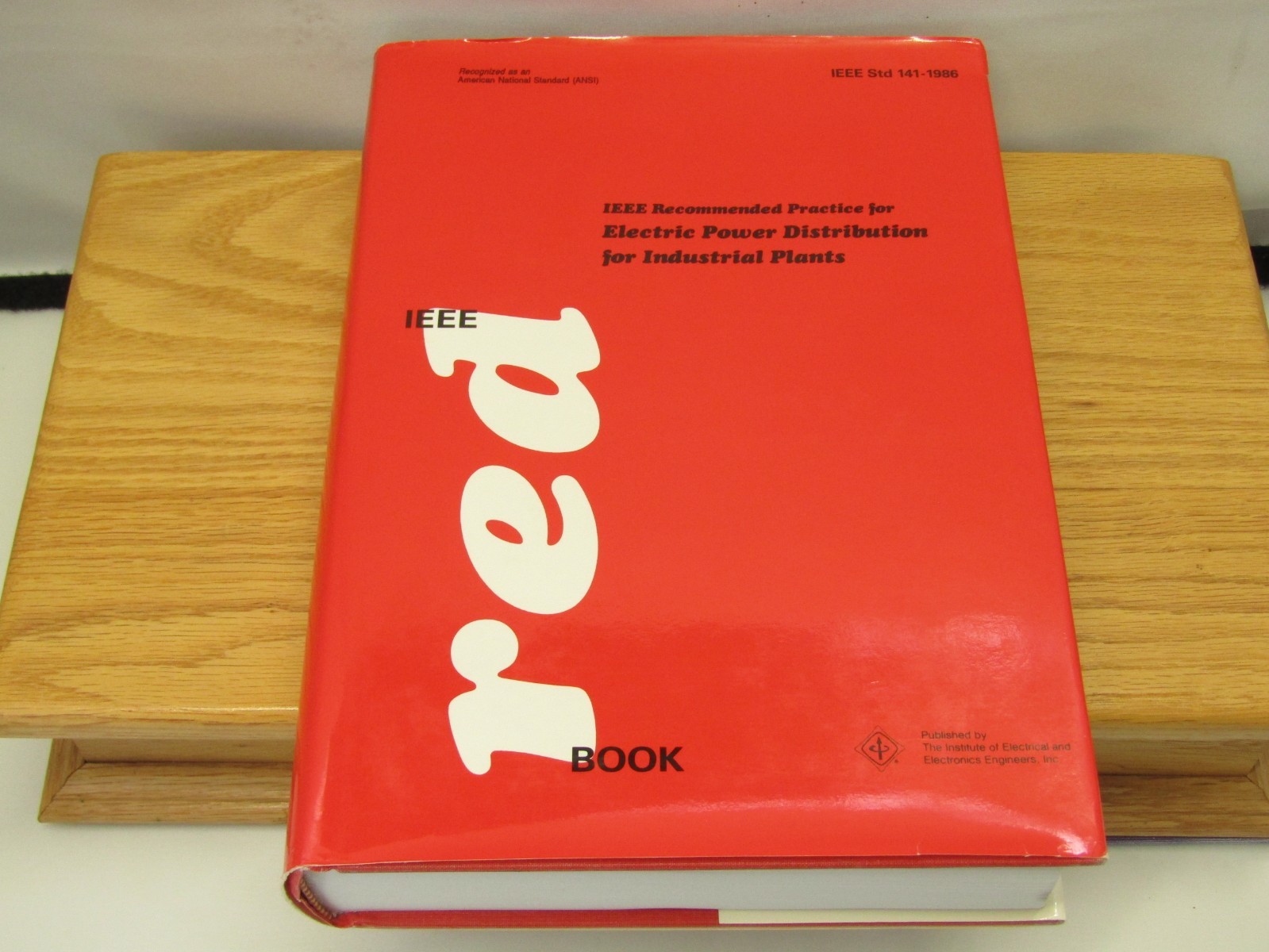 IEEE RED BOOK Std 141-1986 ELECTRIC POWER DISTRIBUTION (5th Print June 1992)