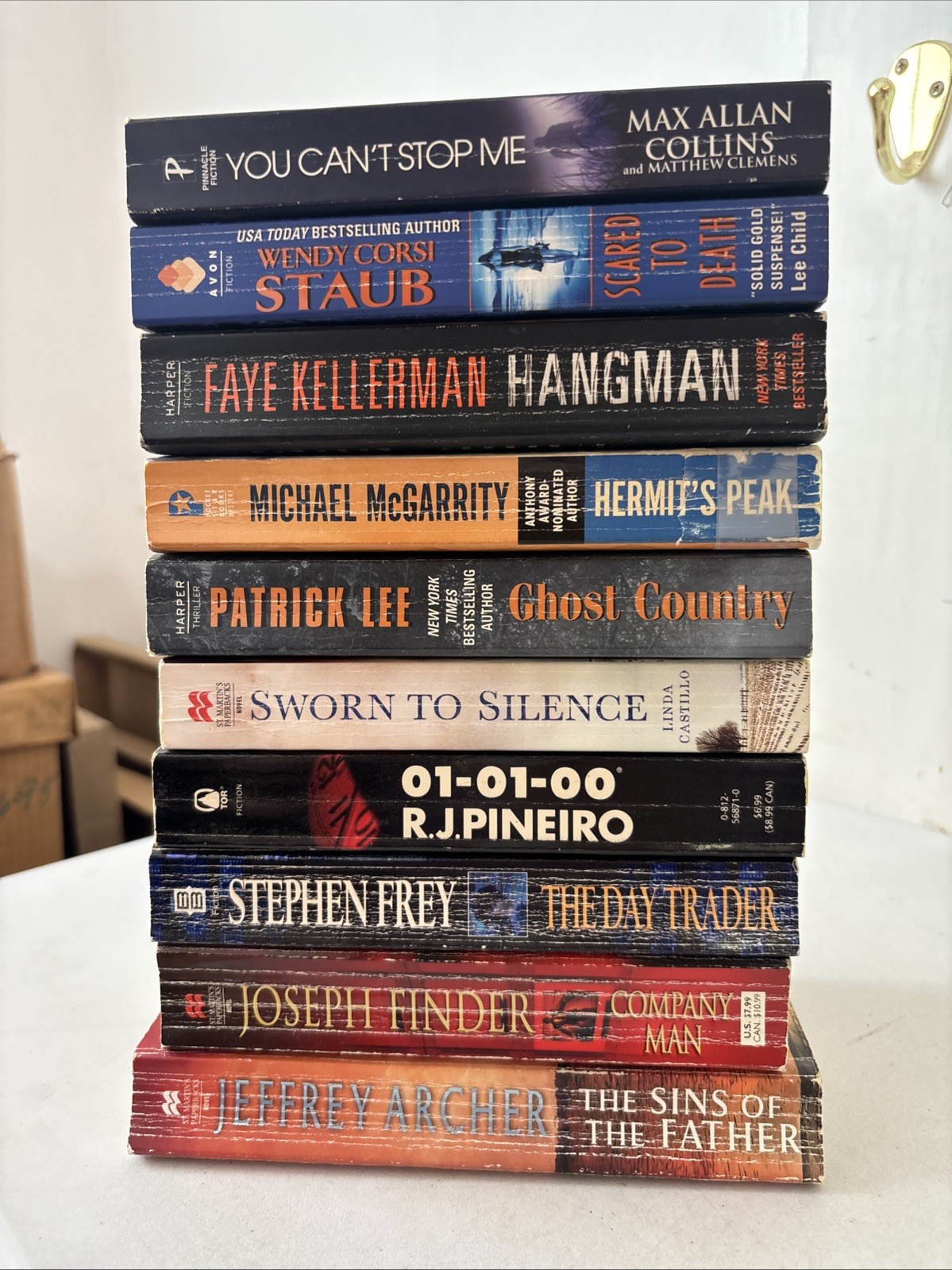 Lot of 10 – Mystery and Thrillers – Mixed Authors – FREE SHIPPING