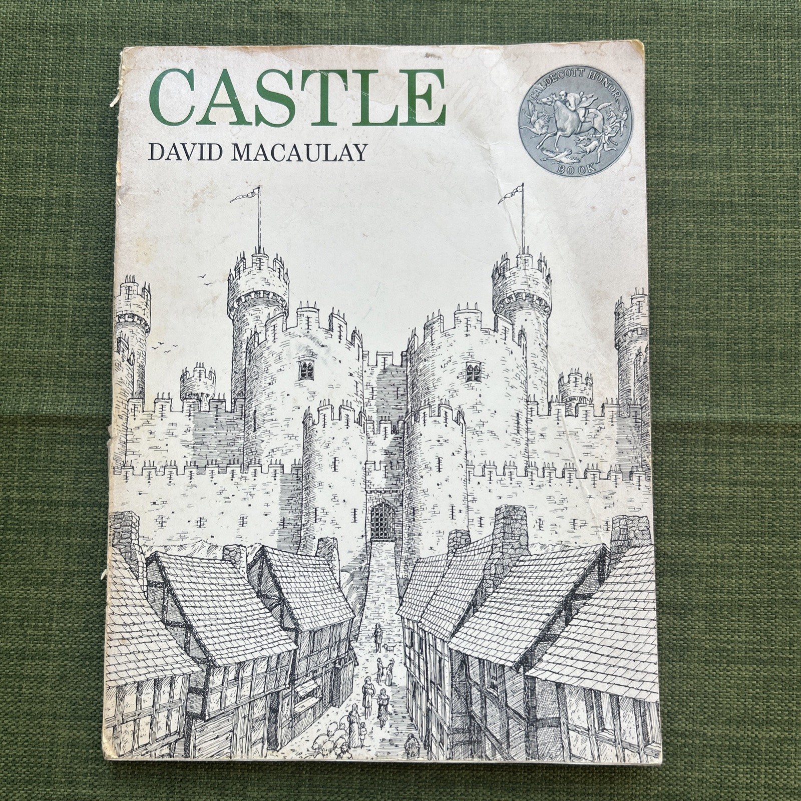 Castle by David Macaulay 1977 1st Edition Paperback Good Condition