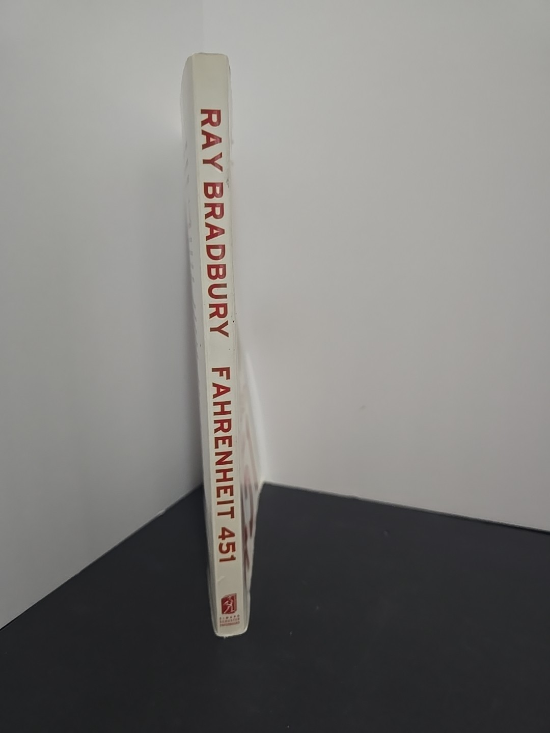 Fahrenheit 451 : A Novel by Ray Bradbury (Paperback) – Classic Sci-Fi