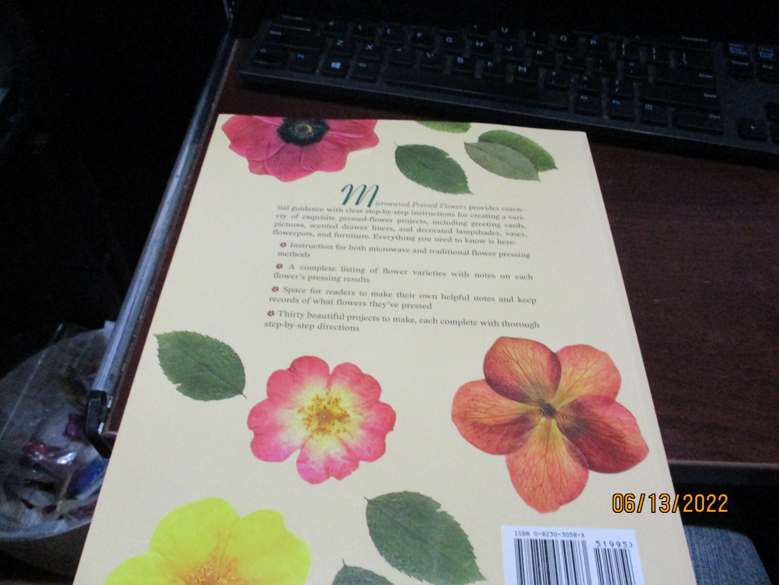 Microwaved Pressed Flowers Joanna Sheen stiff boards paperback like new appears