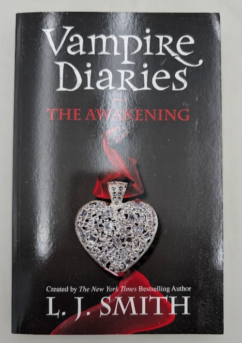 L.J. Smith The Vampire Diaries: The Awakening (Paperback)