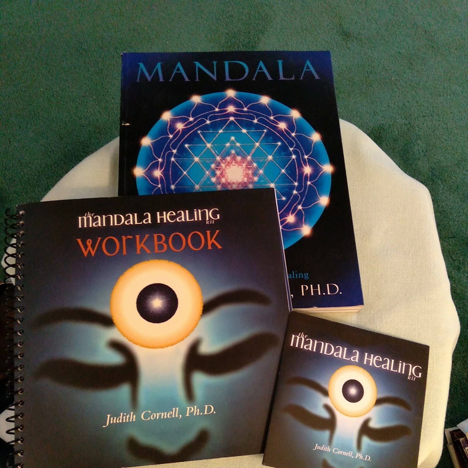 MANDALA LUMINOUS SUMBOLS FOR HEALING W/WORKBOOK & CD JUDITH CORNELL PH.D.
