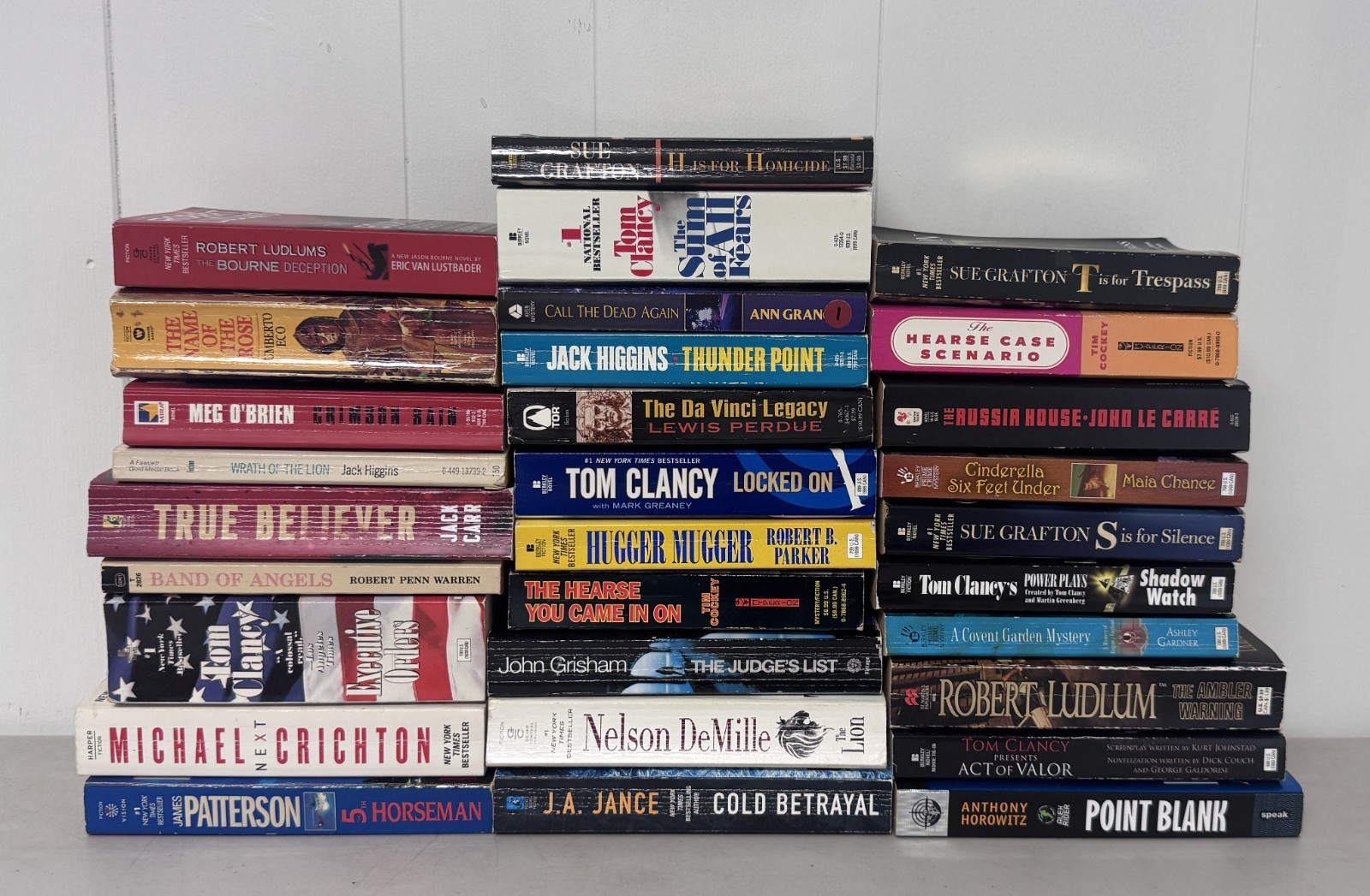 Lot Of; 30 Paperback Thriller / Suspense Novels