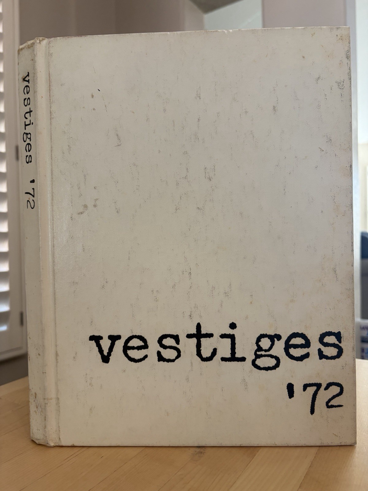 1972 NEW TRIER WEST HIGH SCHOOL YEARBOOK NORTHFIELD, ILLINOIS VESTIGES