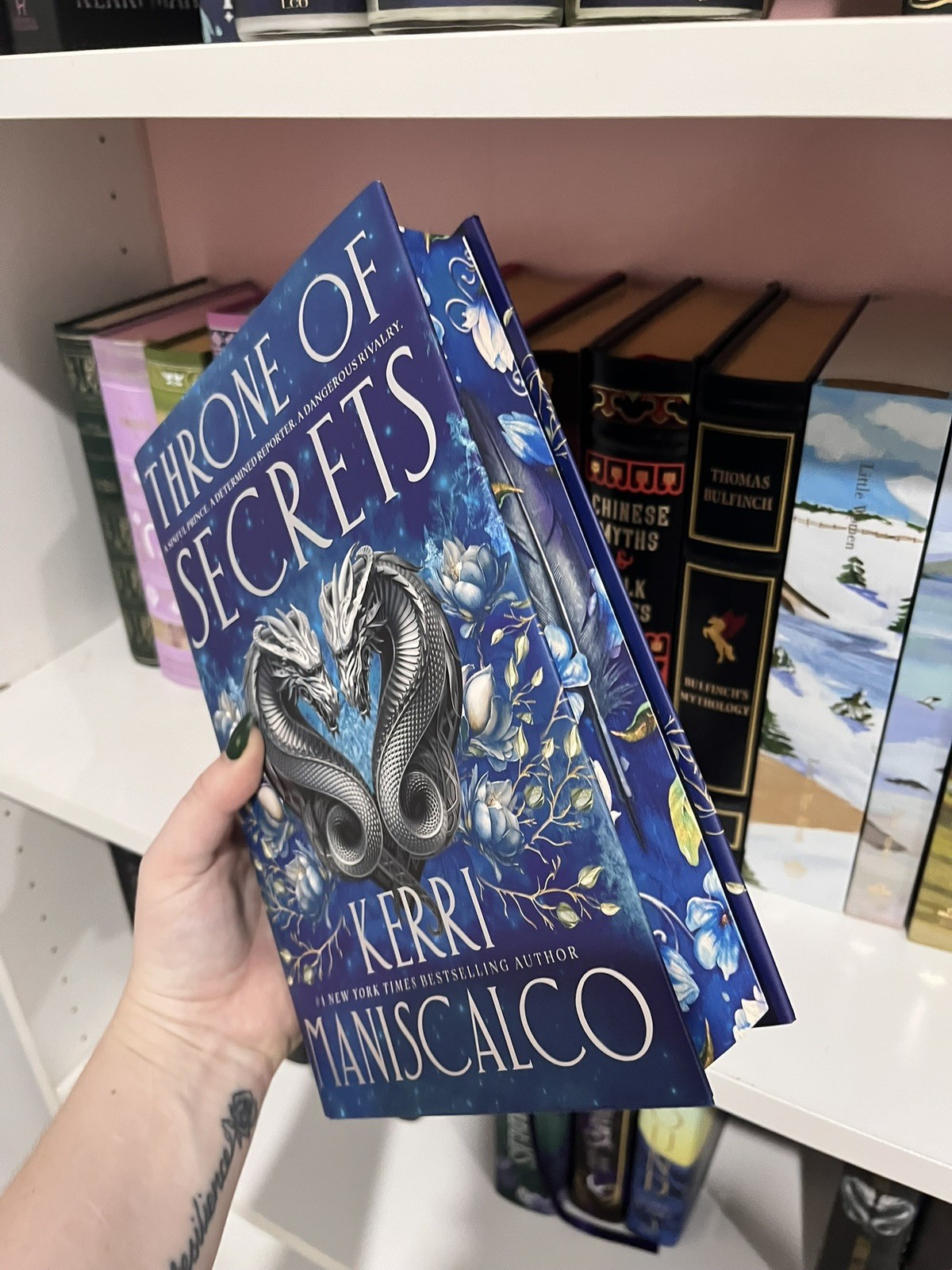 Fairyloot – Throne of Secrets by Kerri Maniscalco