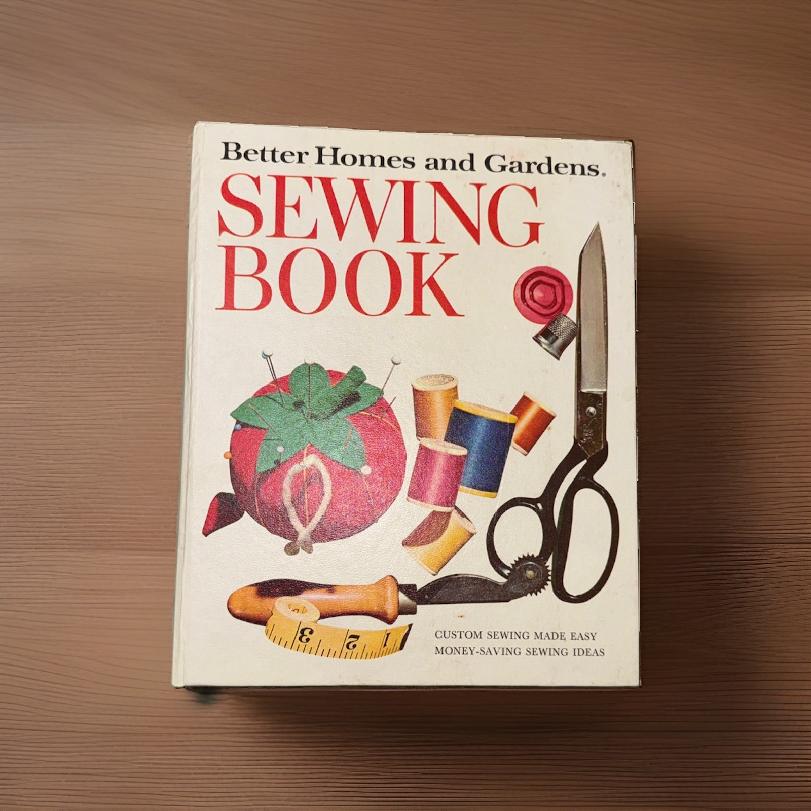 Vintage Better Homes & Gardens Sewing Book 5 Ring Binder Hardcover 1970 VG Clean