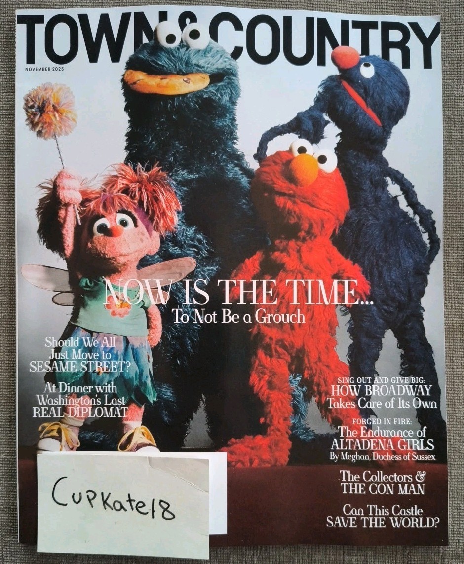 Town & Country Magazine USA Nov November 2025 Now Is The Time Sesame Street NEW