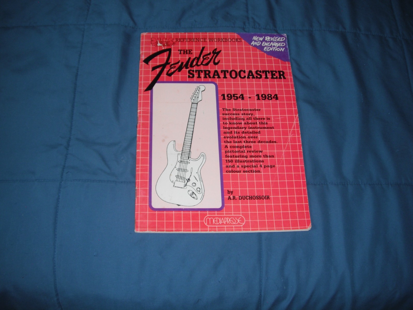 The Fender Stratocaster 1954-1984 History 150 Photos A.R. Duchossoir