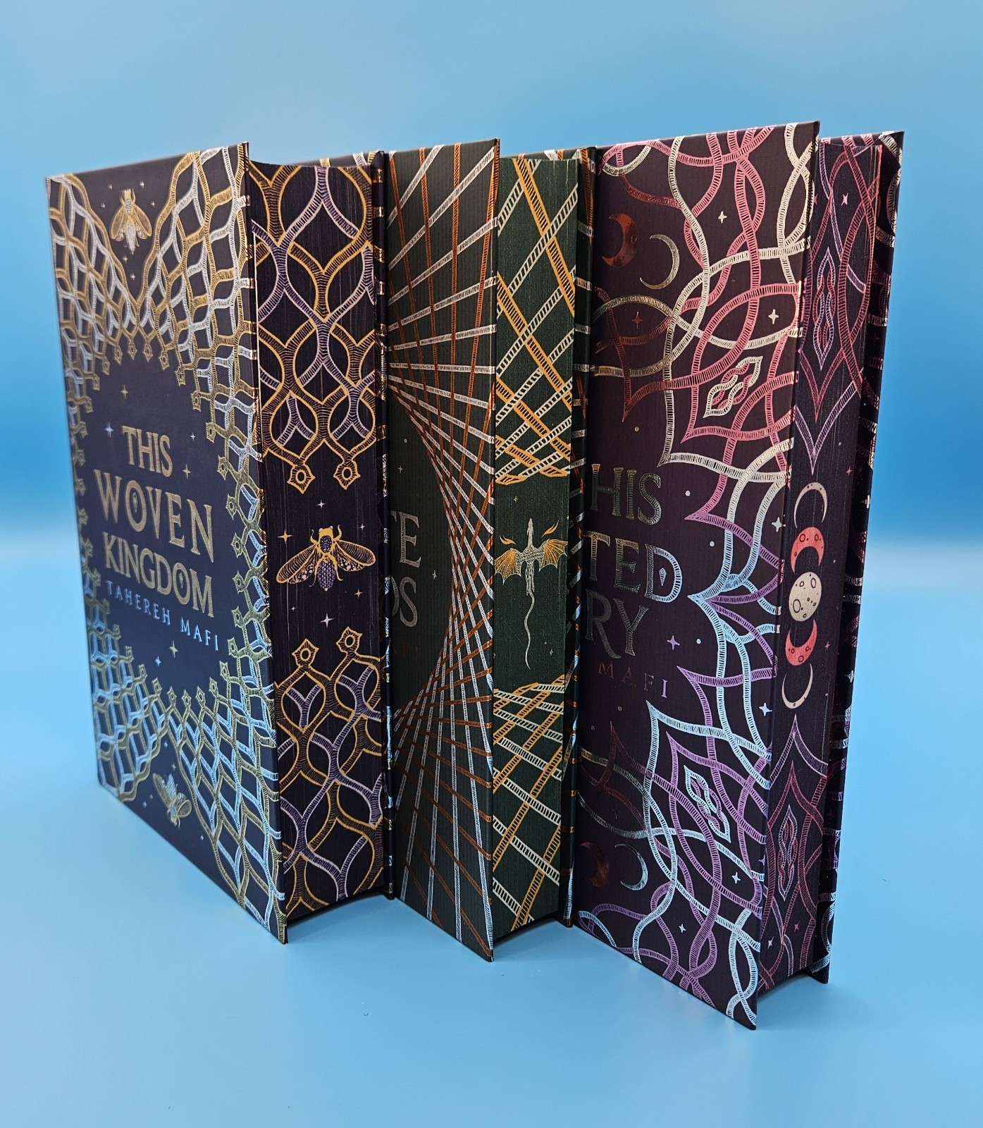 {Illumicrate} This Woven Kingdom * These Infinite Threads Set By Tahereh Mafi