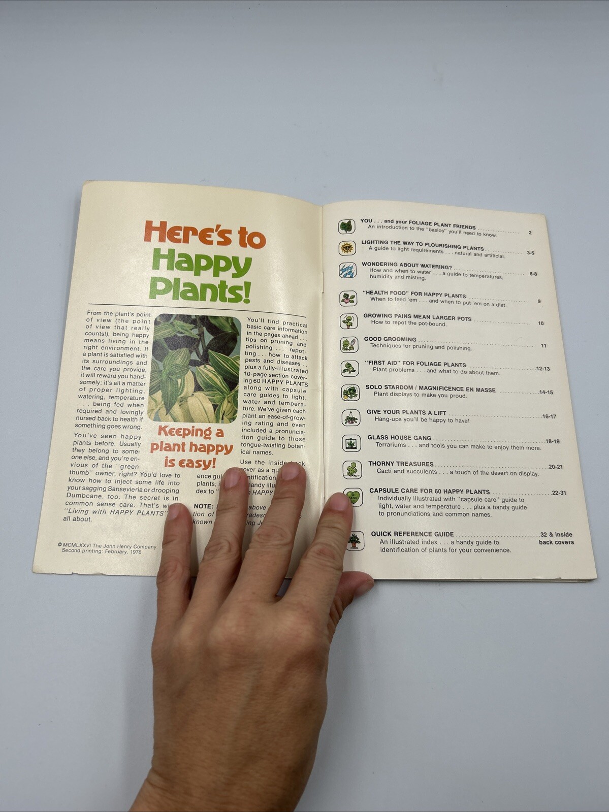Living With Happy Plants Reference Guide Booklet + Color Photos 34 Pages B2-B2