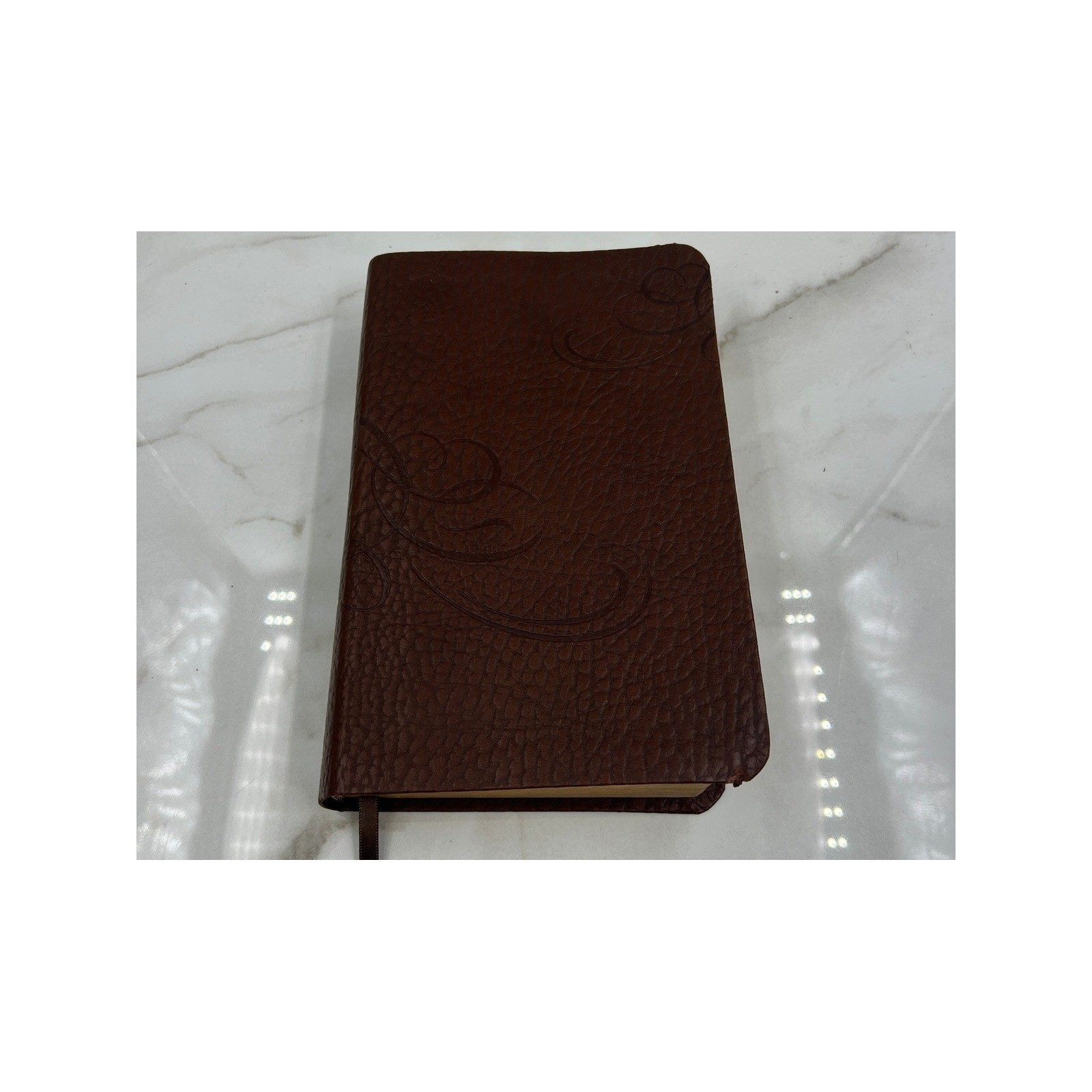 Jesus Calling Devotional Bible NKJV Brown Leathersoft Sarah Young 9781418548636
