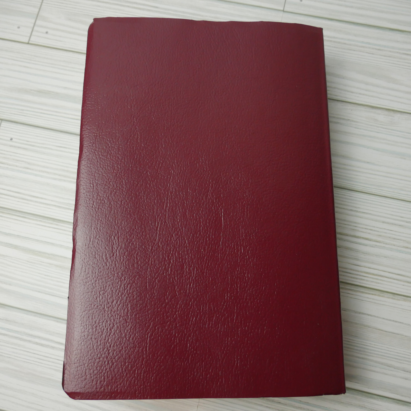Holy Bible Thomas Nelson New King James Version Words of Christ in Red 1994 READ