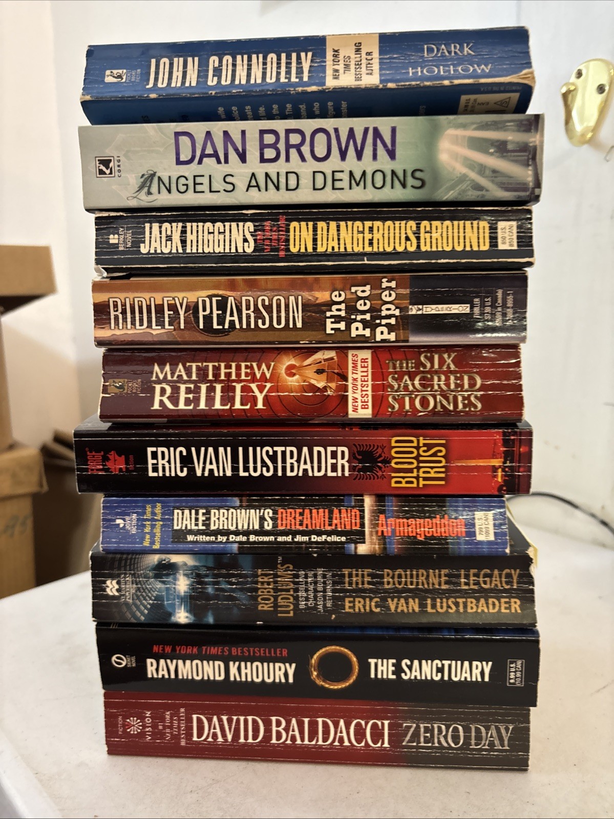 Lot of 10 – Mystery and Thrillers – Mixed Authors – FREE SHIPPING