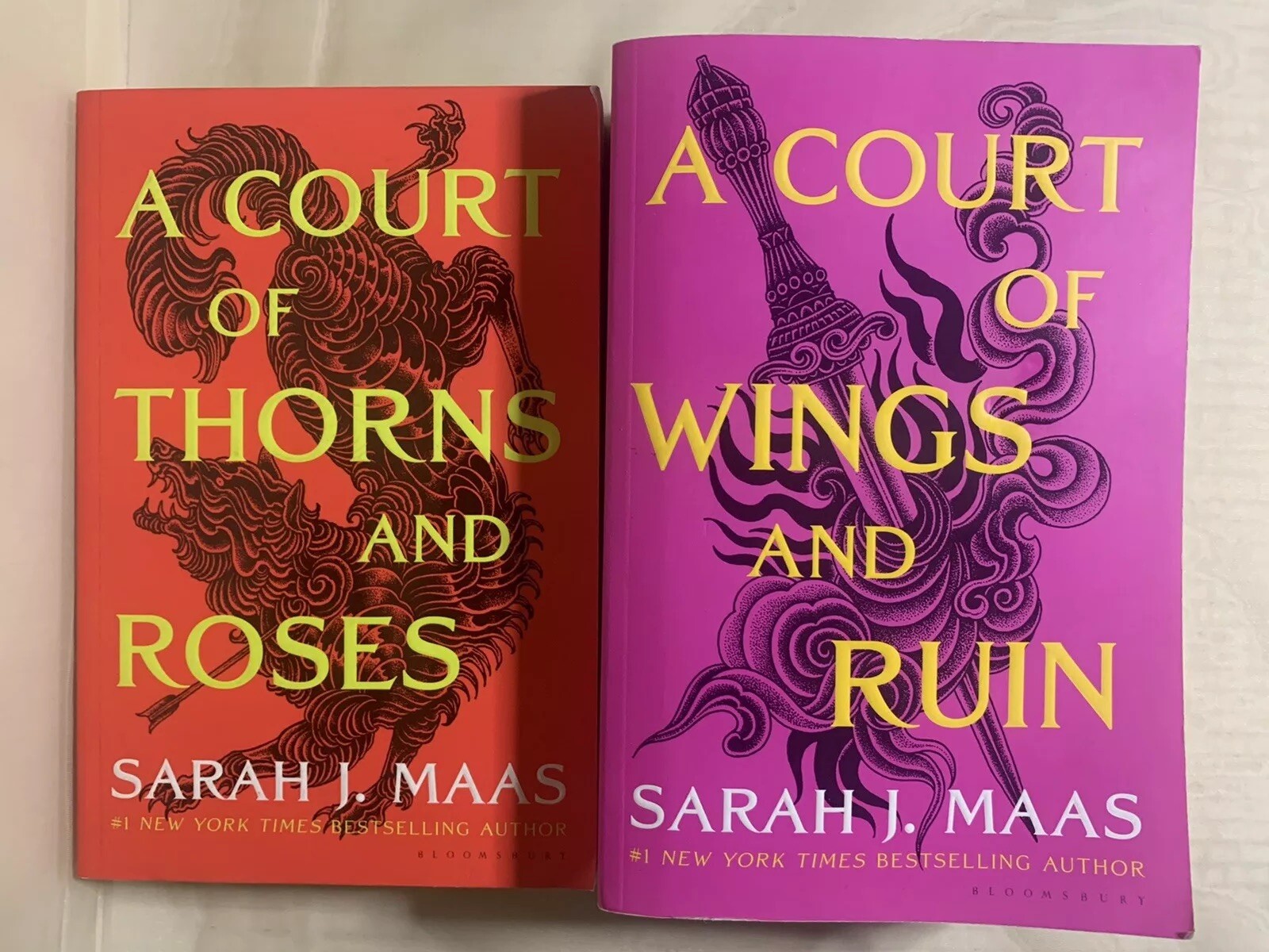 Sarah J. Maas 2 Books, A Court of Thorns and Roses Series📝