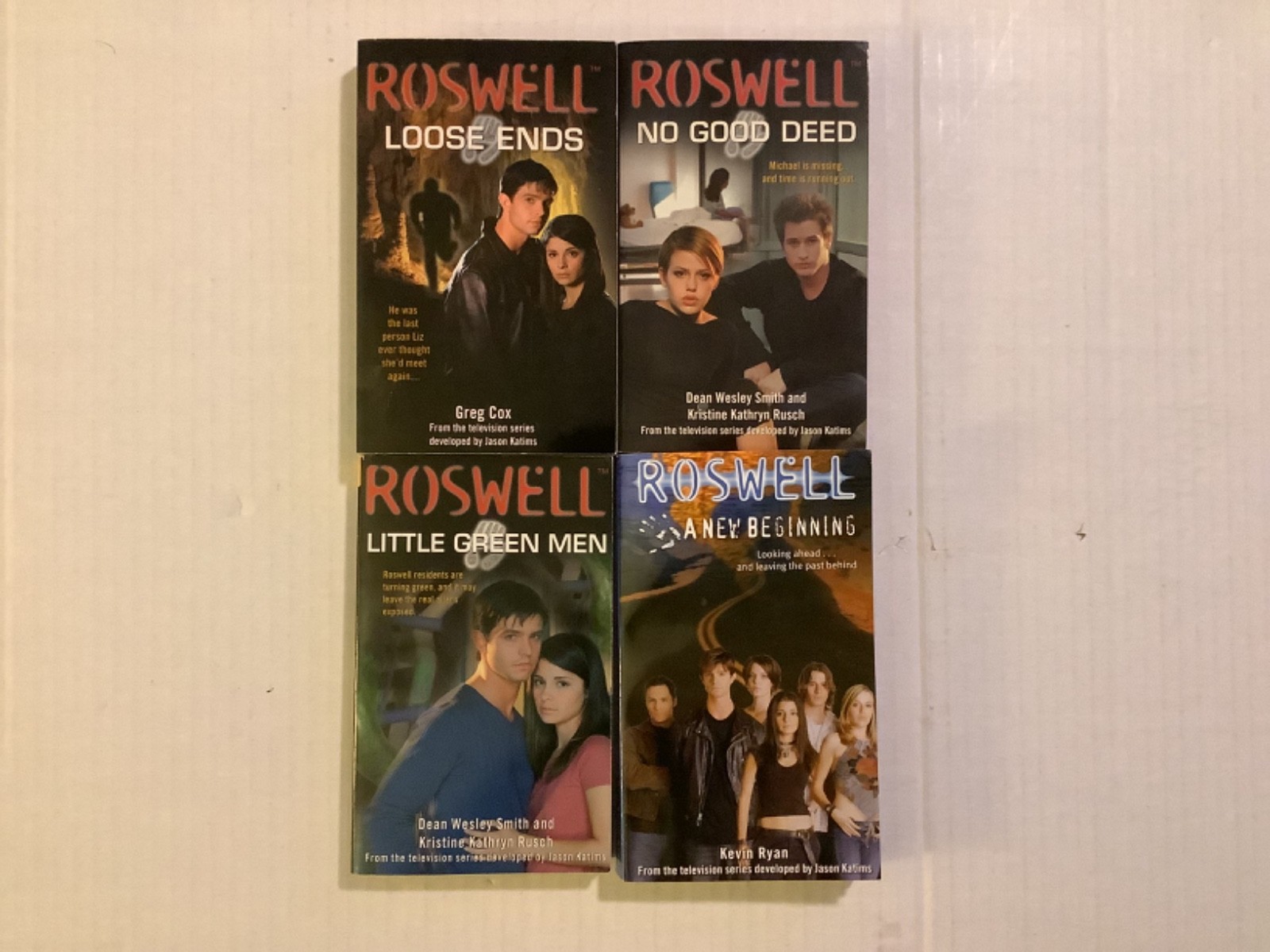 LOT OF 4 ROSWELL TV SHOW TIE IN BOOKS A New Beginning LOOSE ENDS No Good Deed