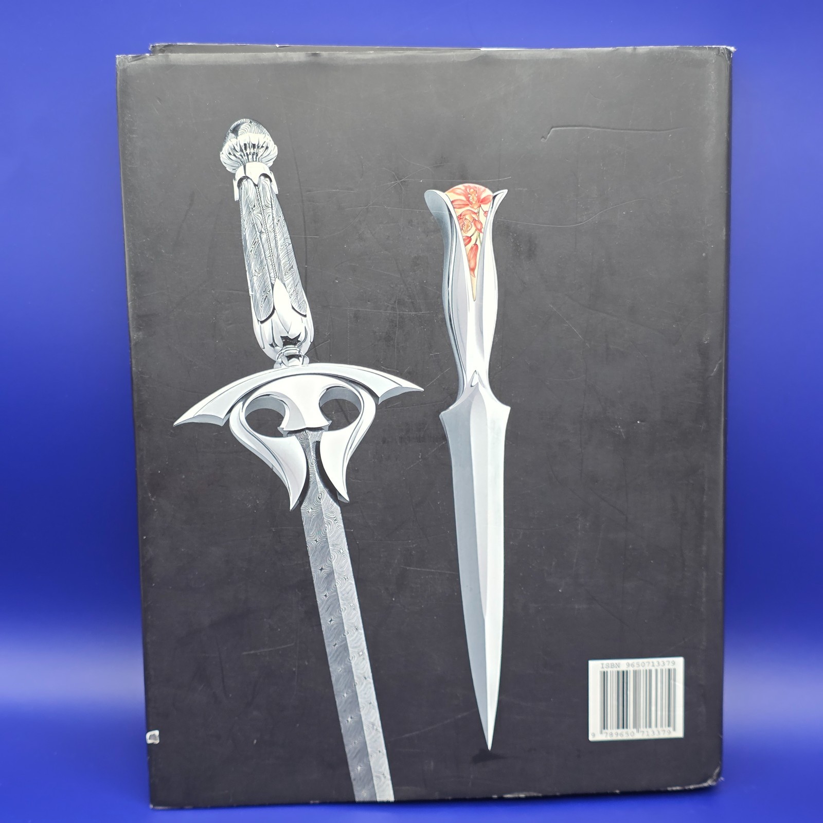 Art and Design in Modern Custom Fixed-Blade Knives by Darom, David