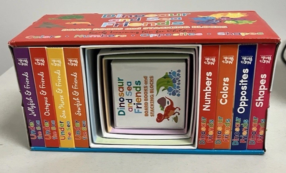 Dinosaur and Sea Friends Early Learning 8 Board Books and 5 Stacking Blocks NEW