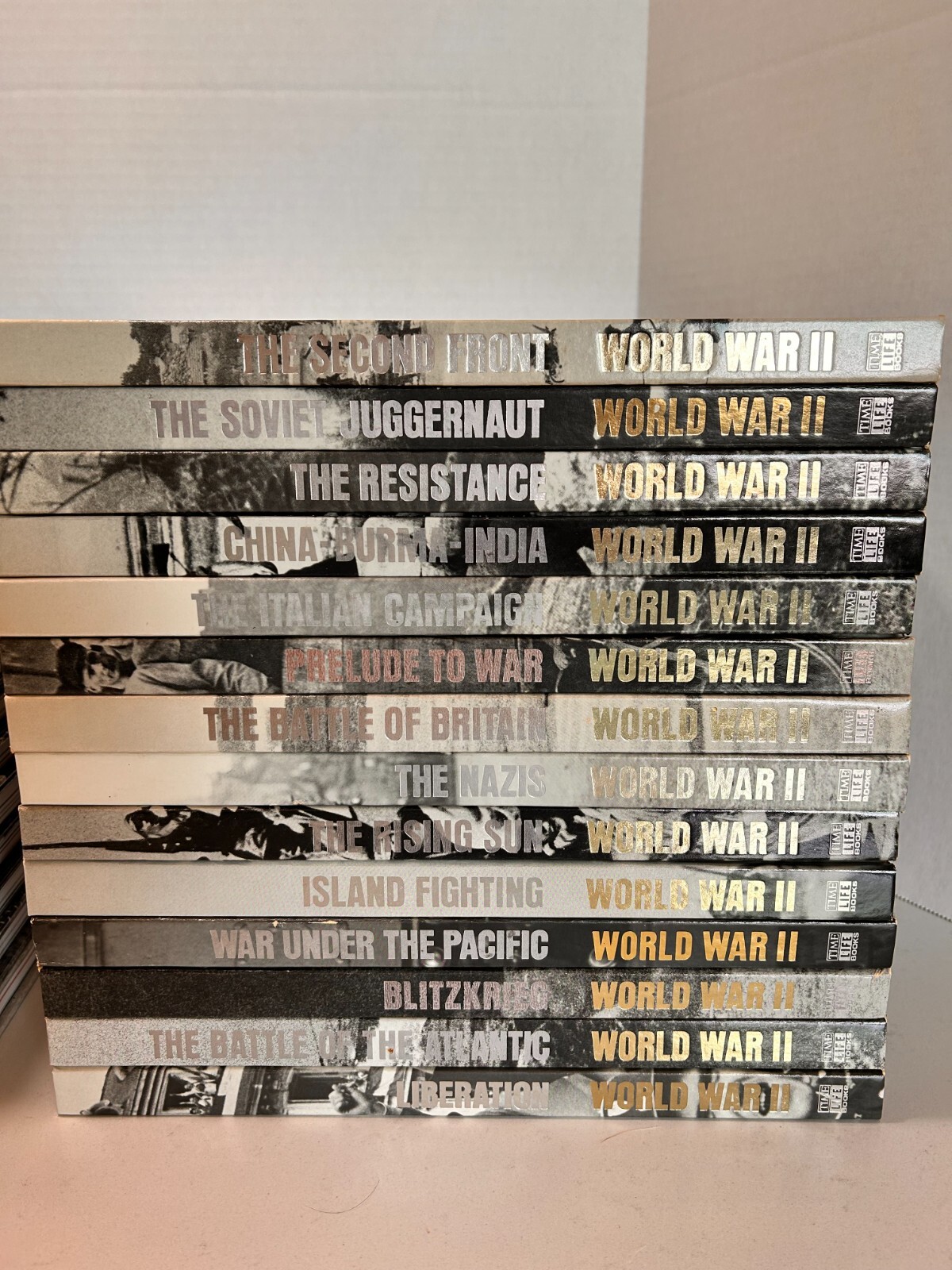 Vintage Time Life World War II Set of 28 Good Condition 1978