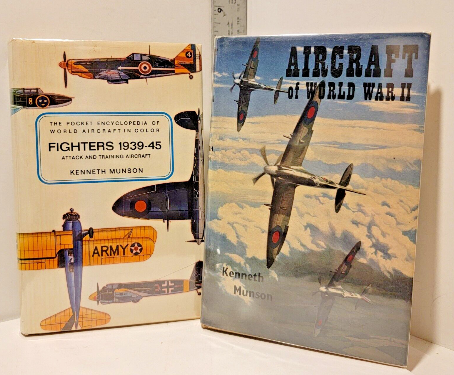 Fighters 1939-45 & Aircraft of WWII: K. Munson HC/VG (see photos:)