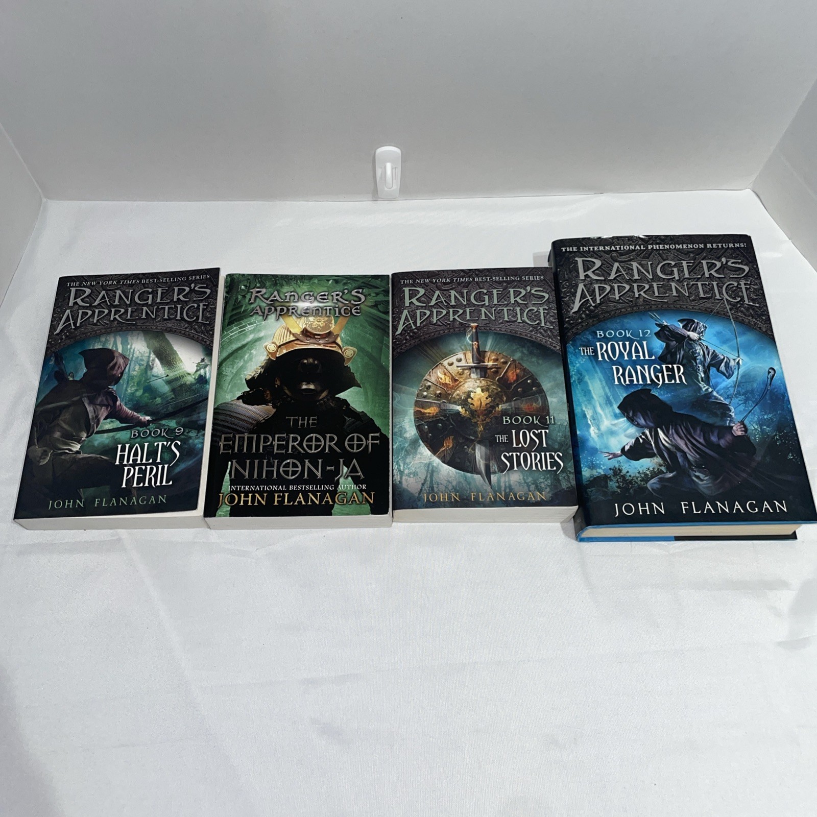 Ranger’s Apprentice Books 1-12 Set John Flanagan Paperback Hardcover YA Fantasy