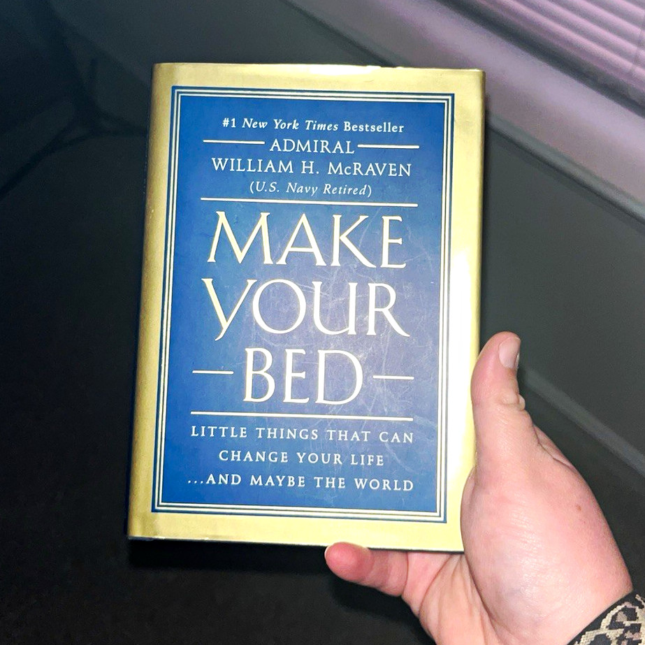 William H. McRaven Make Your Bed Hardcover w/ Dust Jacket Self-Help