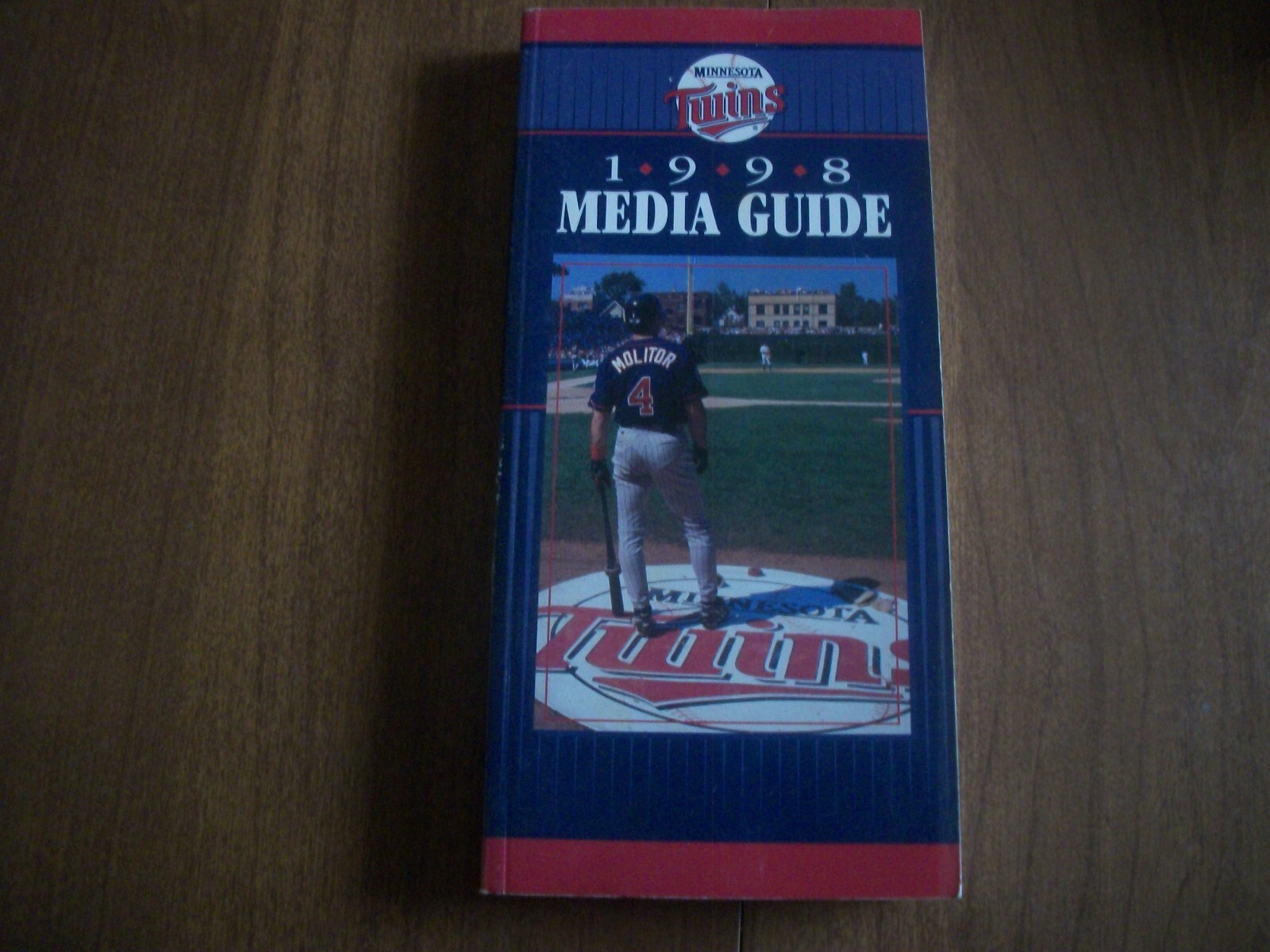 MINNESOTA TWINS 1998 MEDIA GUIDE–SOFTCOVER BOOK- 324 pages