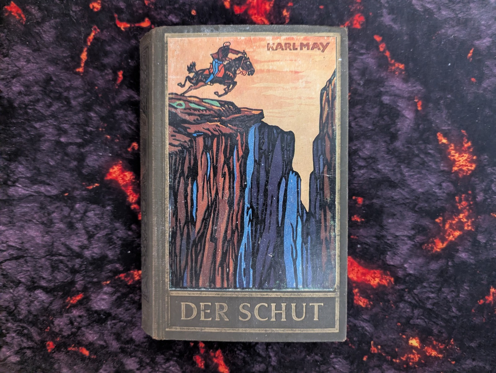 Vintage Der Schut by Karl May Hard Cover Book Written in German 1952