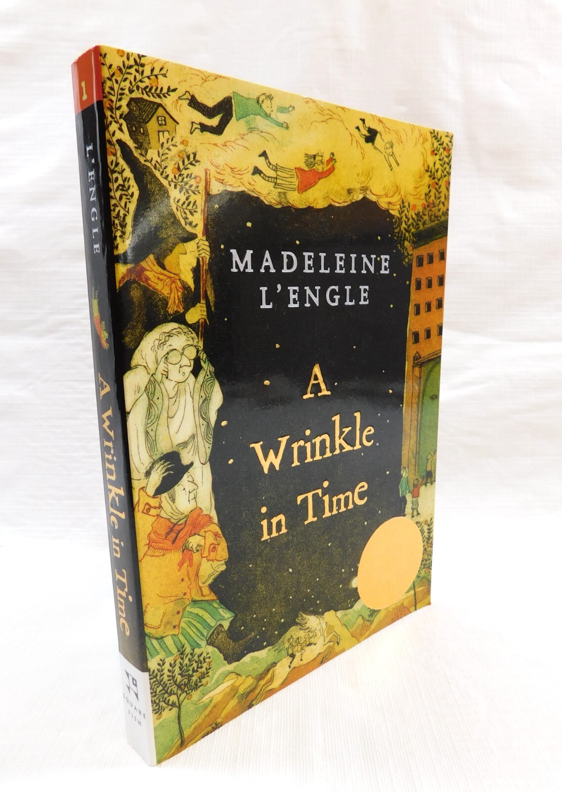 A Wrinkle in Time by Madeleine LEngle, 2007 Paperback