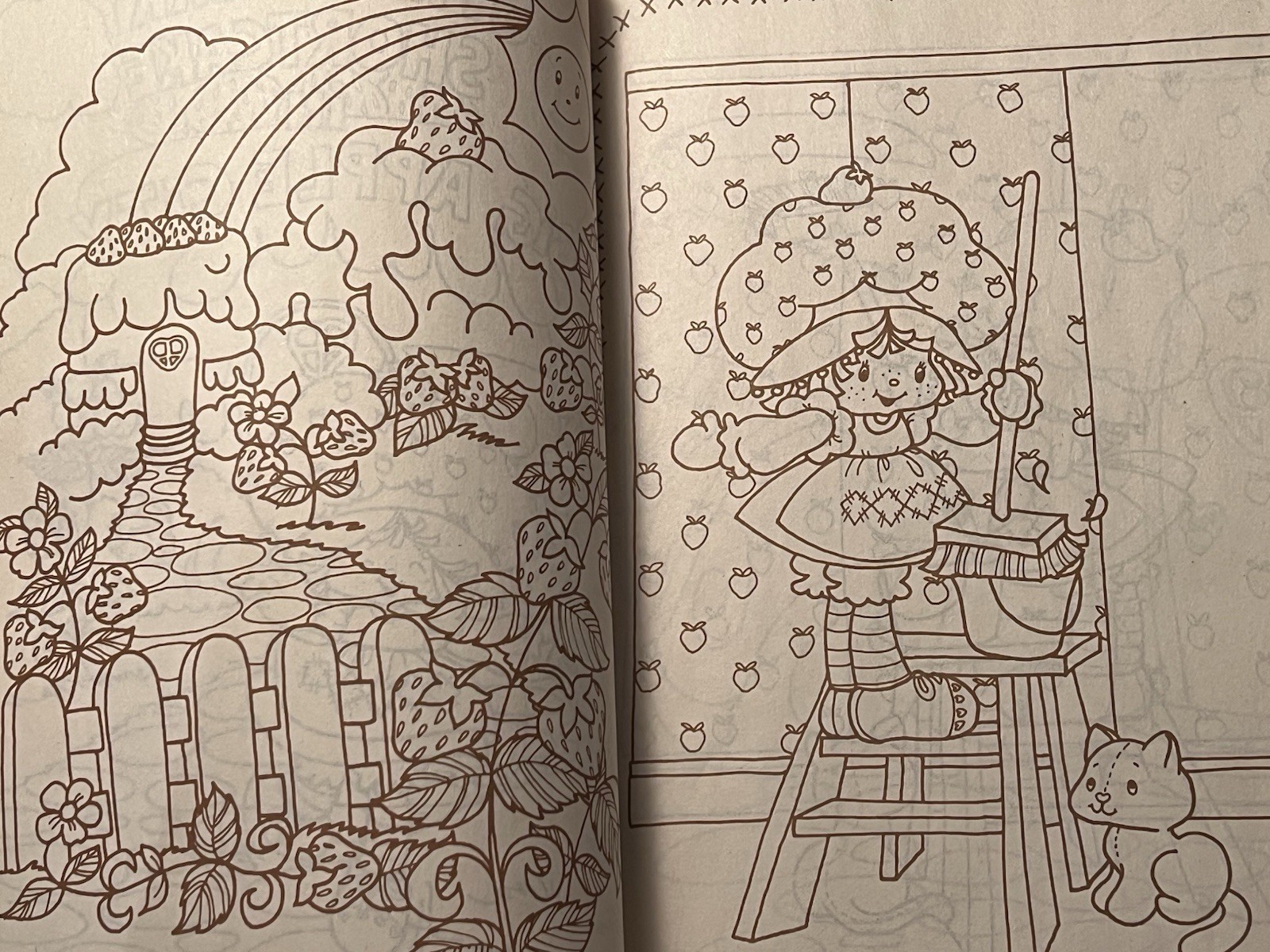 Vintage Kenner STRAWBERRY SHORTCAKE Coloring Book 1981 NOS Unused Friends House