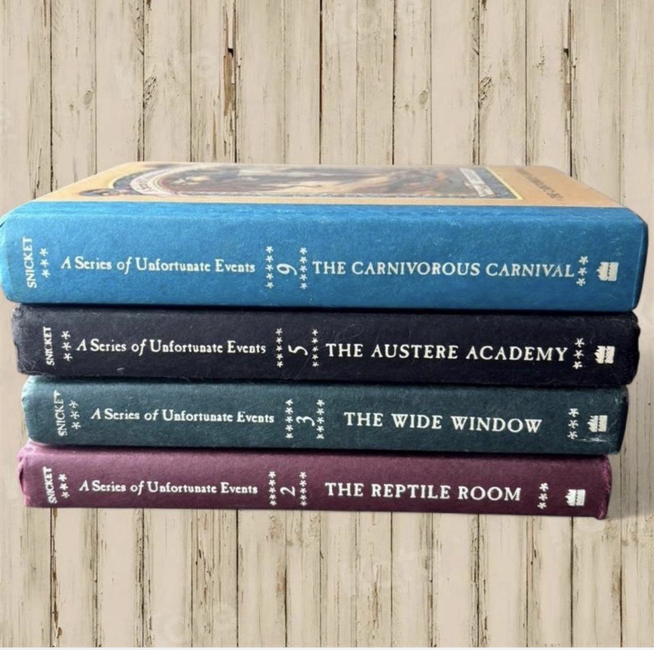 A Series of Unfortunate EventsHardcover Bundle (4 Books)