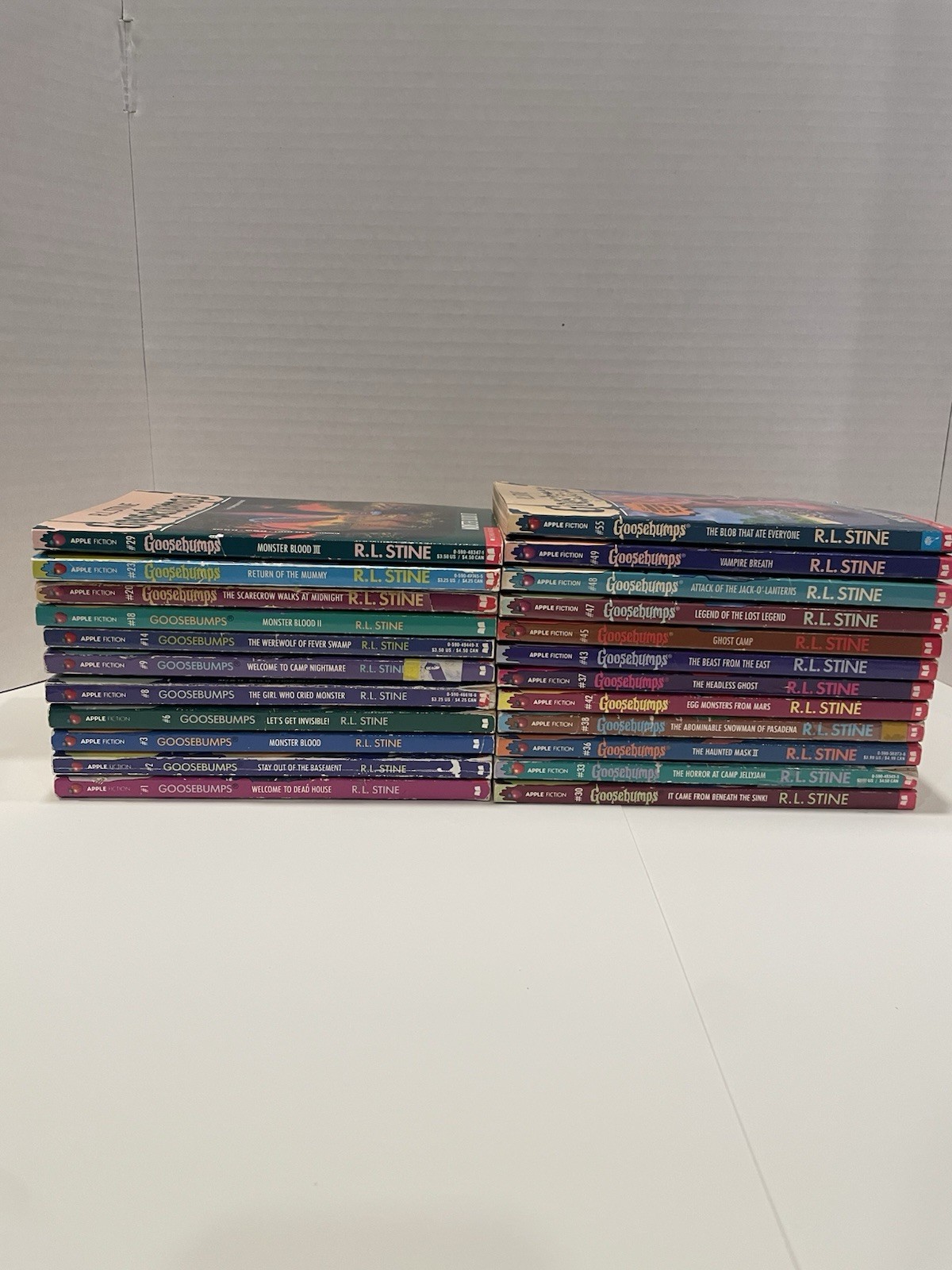 Lot Of 23 Vintage Goosebumps Books. Many First Prints. RL Stine