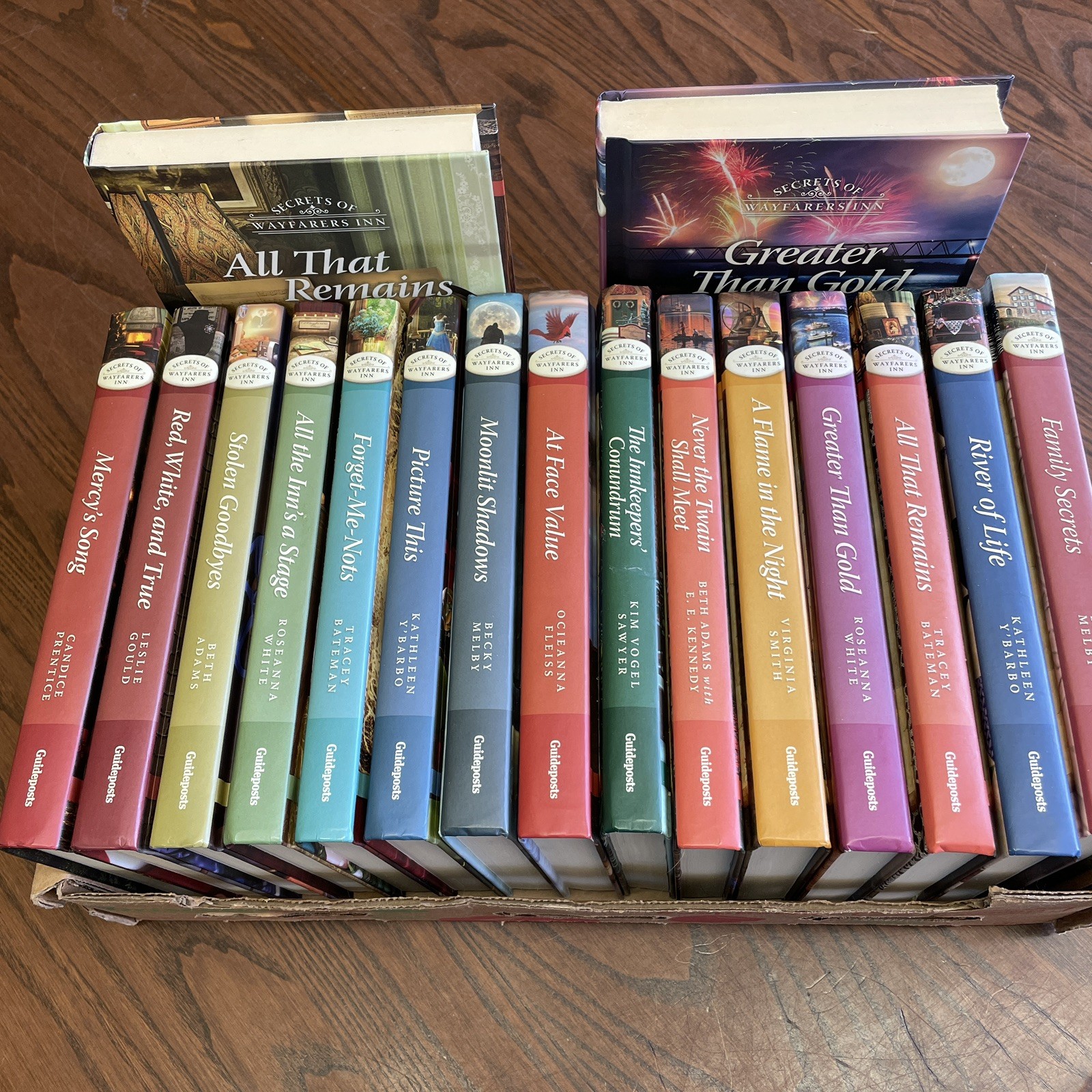 17 HC Guideposts Secrets of Wayfarers Inn