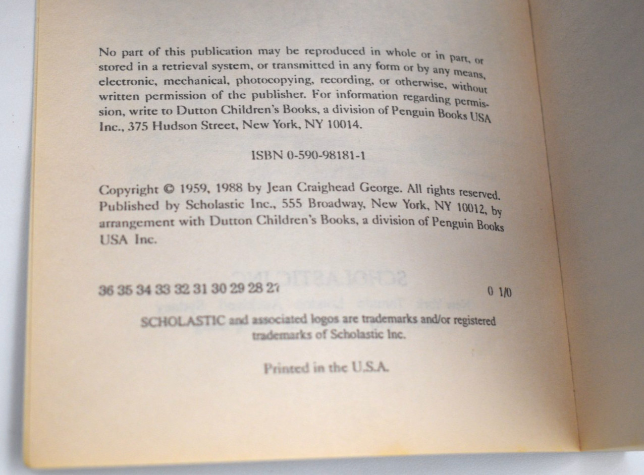 Vintage Paperback Book – My Side Of The Mountain Copyright 1959, Printed 1988