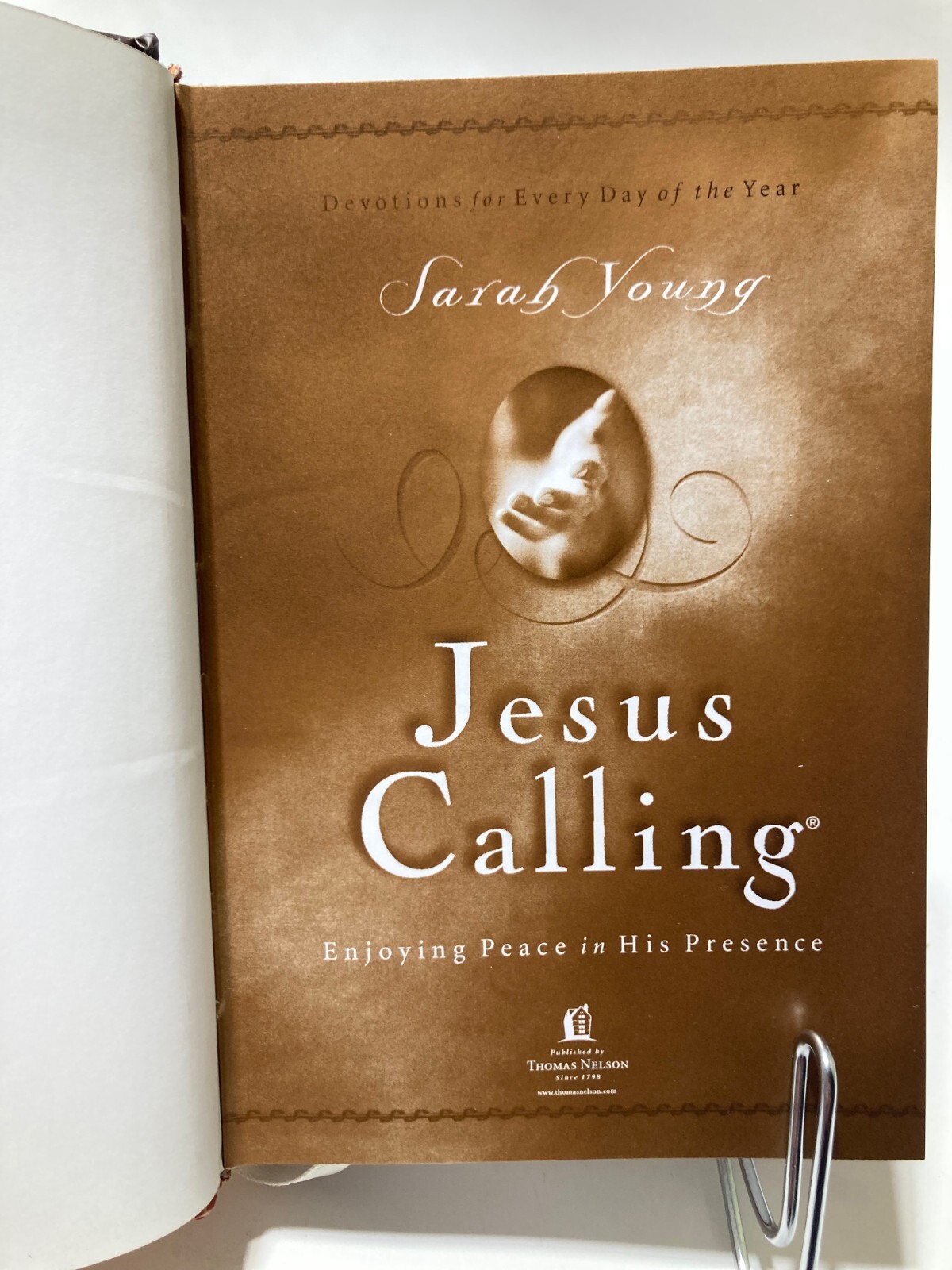 Jesus Calling. Sarah Young (2004, Hardcover) 6.5 X 4.5 inches
