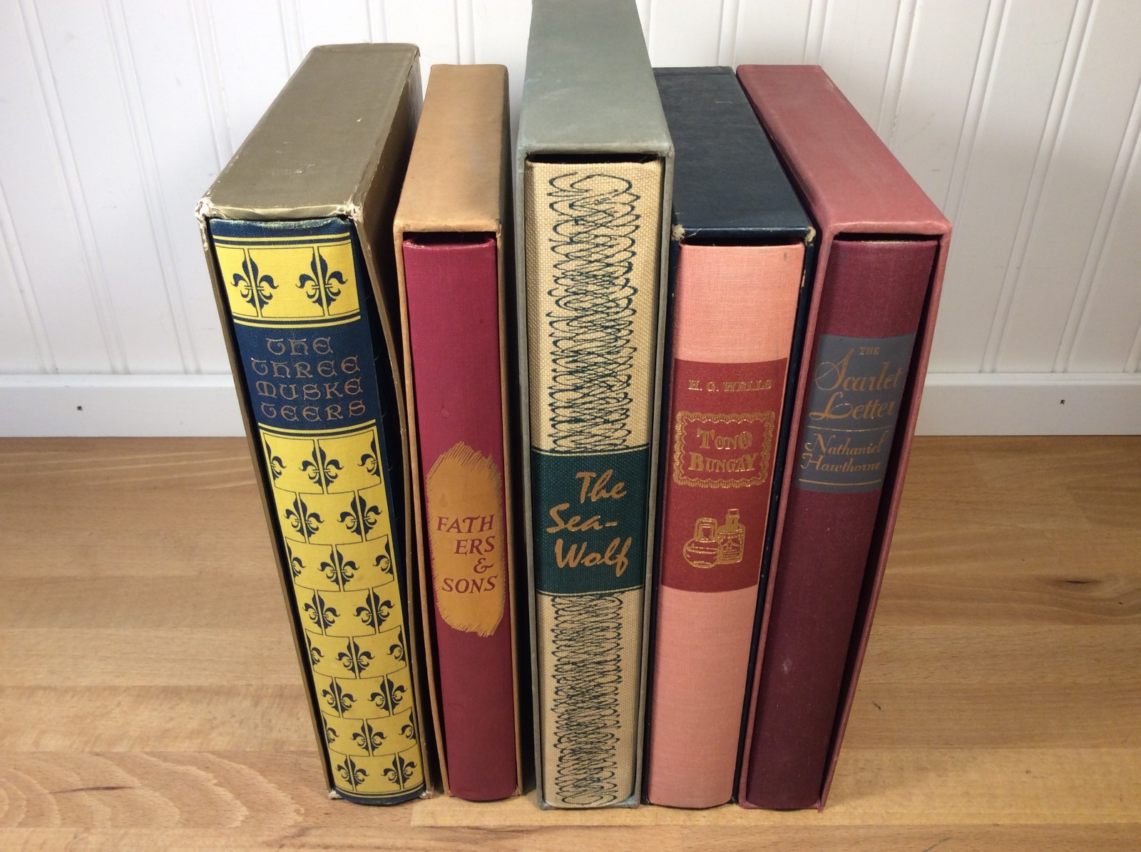 Lot of 5 Heritage Press Books, HG Wells, Scarlet Letter, Musketeers, Sea Wolf