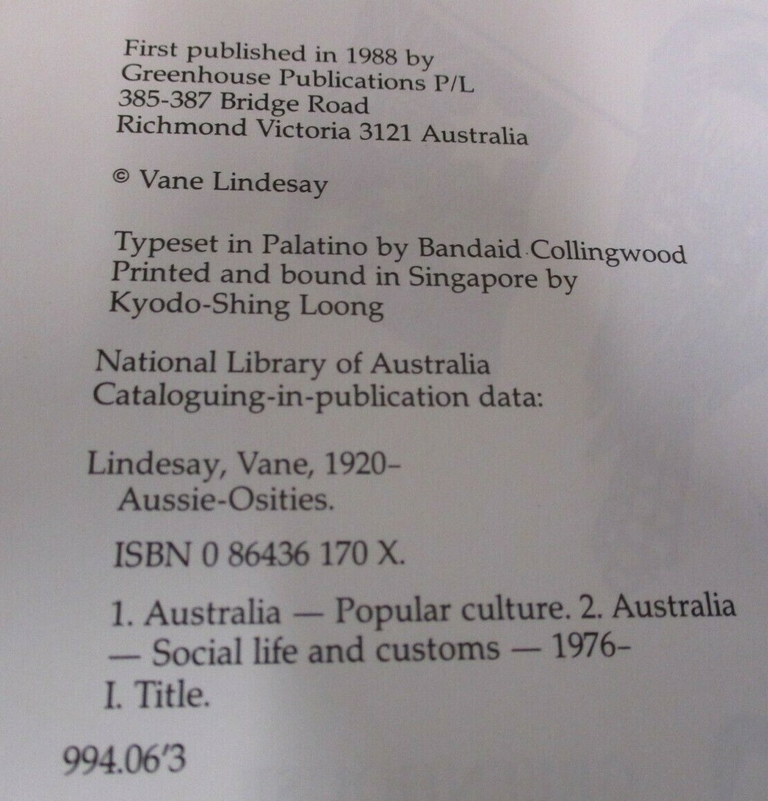 Aussie-Osities – Vane Lindesay – Australian Images & Symbols – 106 Pages – 1988