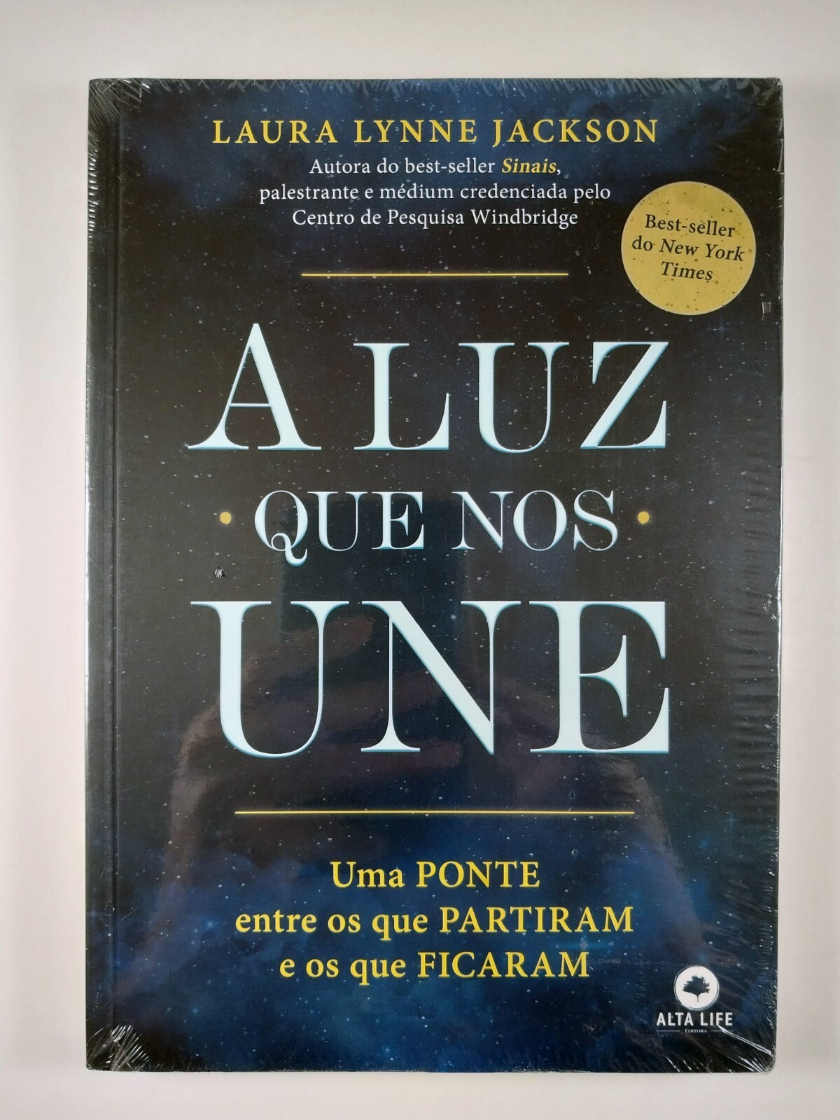A Luz Que Nos Une by Laura Lynne Jackson (TPB ) Portuguese – Sealed