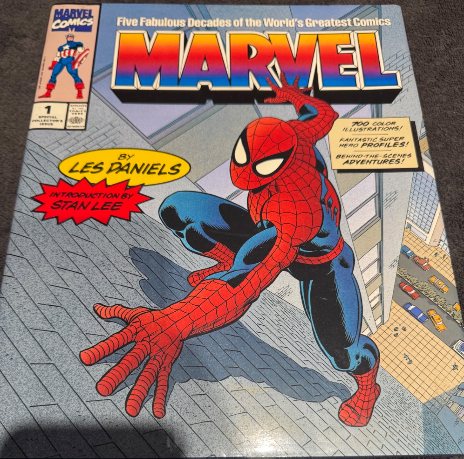Marvel Comics HardBack Book 5 Fabulous Decades SpiderMan Stan Lee Les Daniels