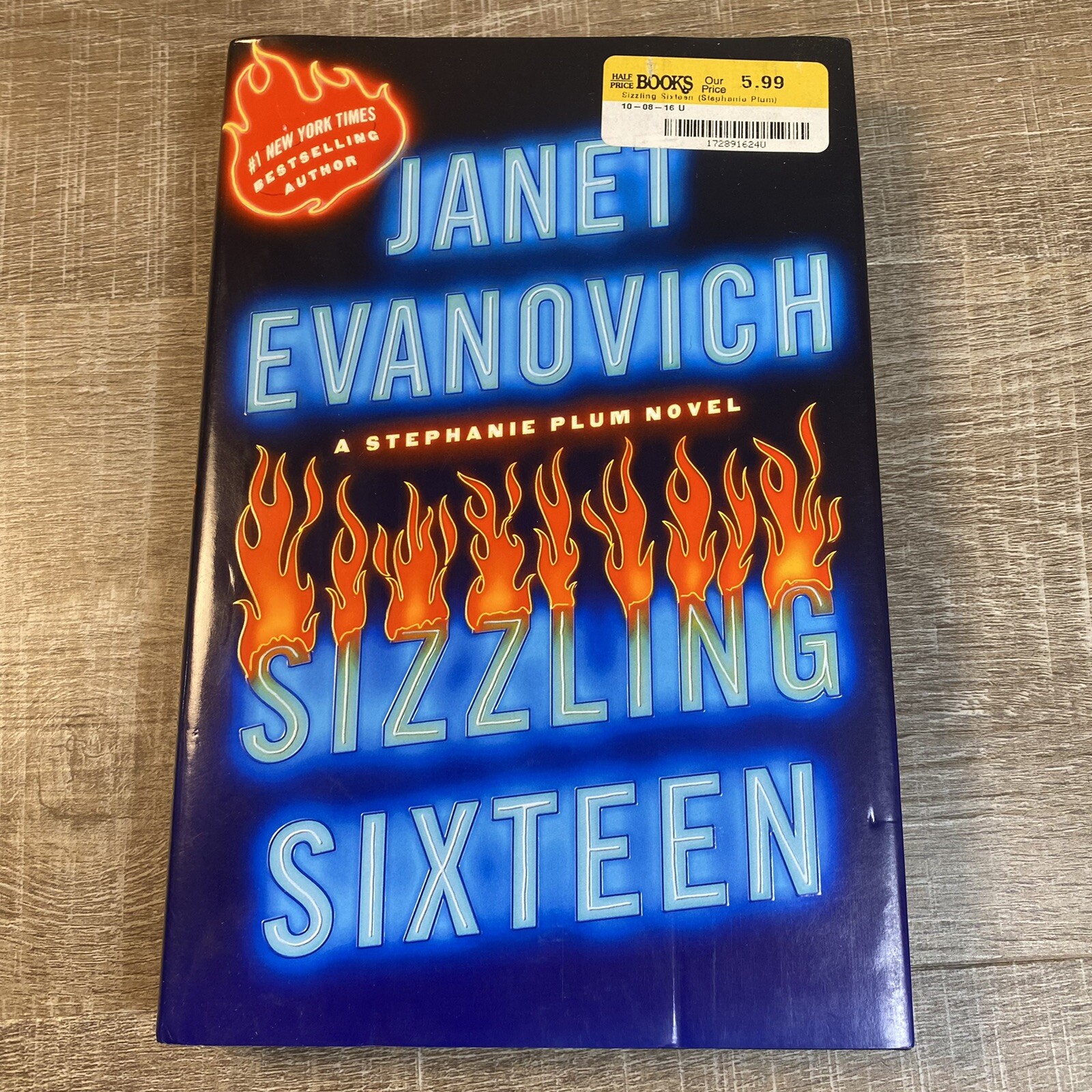 Stephanie Plum Ser.: Sizzling Sixteen by Janet Evanovich (2010, Hardcover)