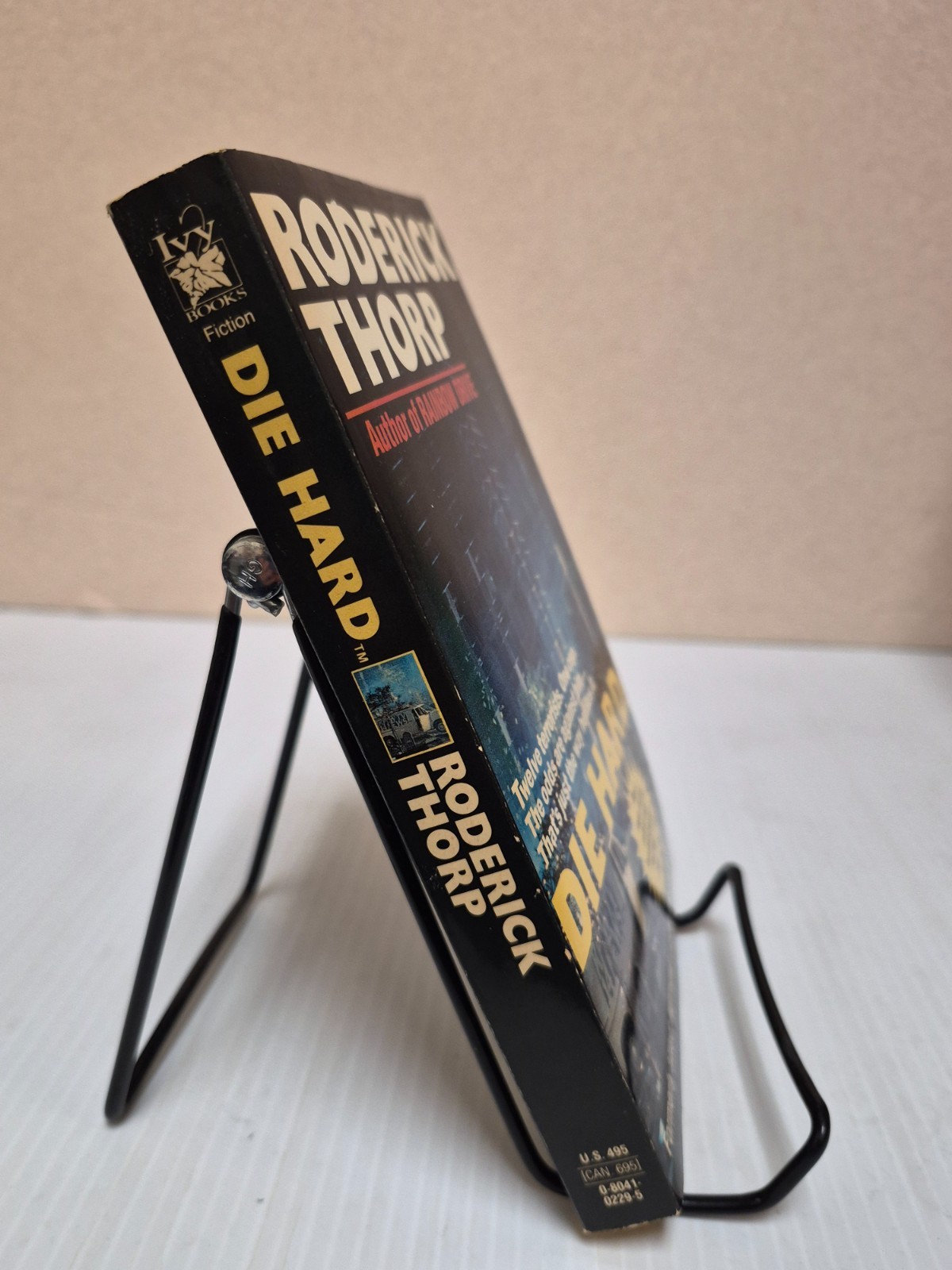 Die Hard by Roderick Thorp 1988 Vintage Paperback Book Movie Tie-In