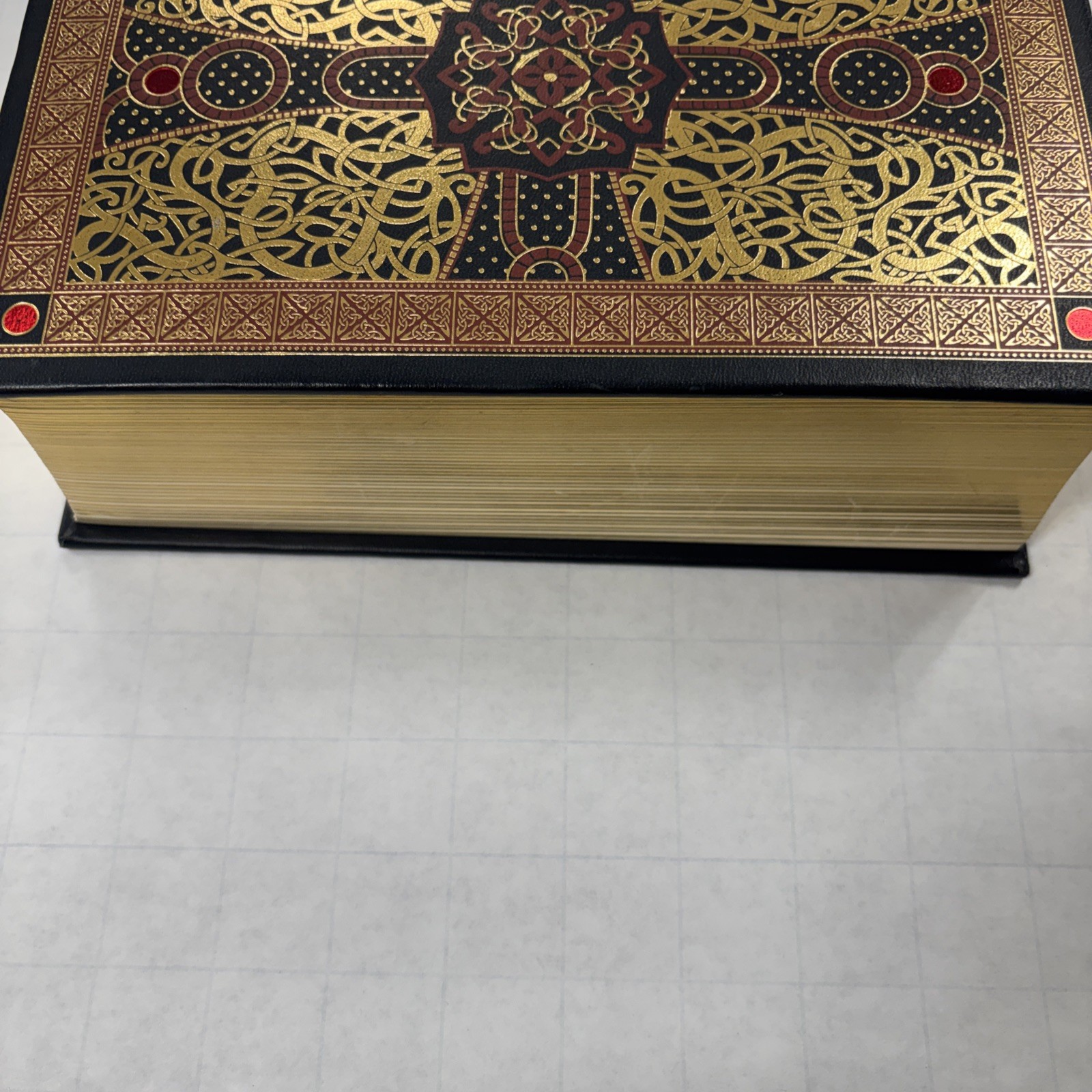 Holy Bible: King James Version (Leatherbound) by gustave-dore