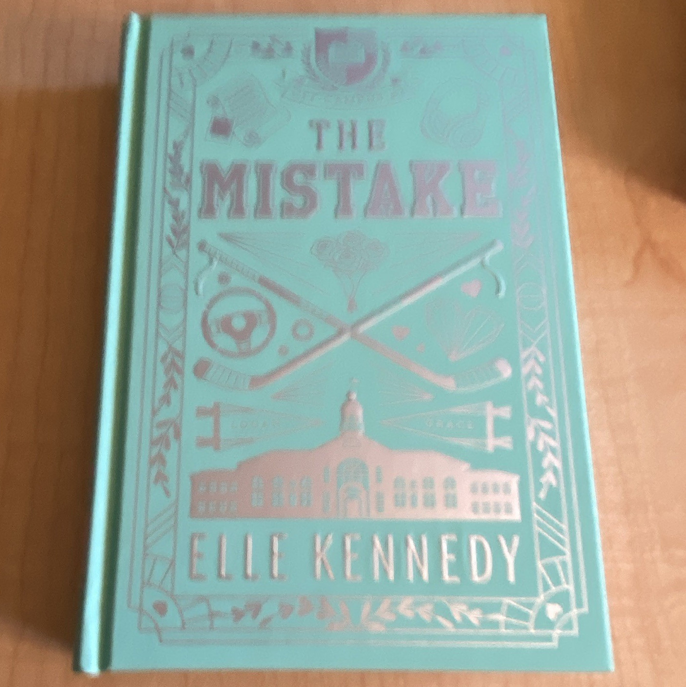 The Mistake (Off-Campus) by Elle Kennedy, Bloom Books, YA Romance Novel, HC