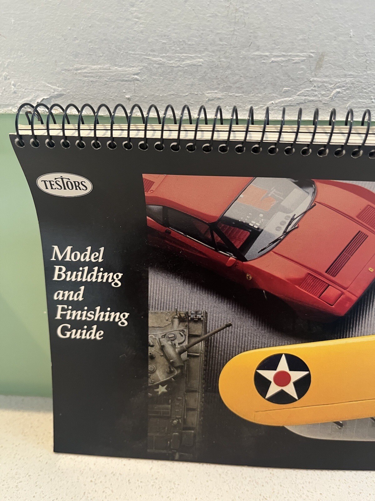 TESTORS Model Building And Finishing Guide By Gordon McComb 1989 RARE Fast Ship