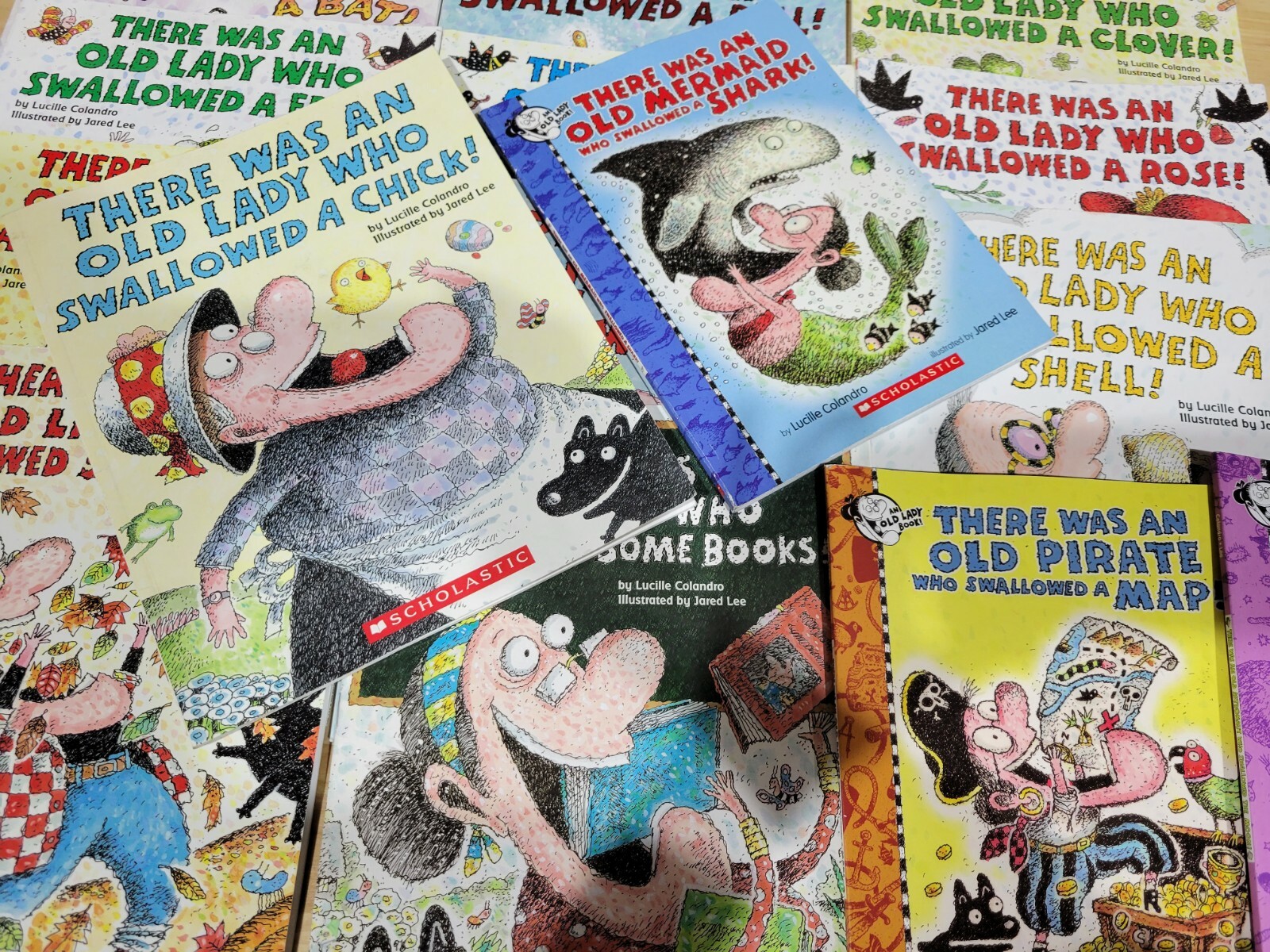 Lot of 5 There Was An Old Lady Series Books by Lucille Colandro RANDOM MIX
