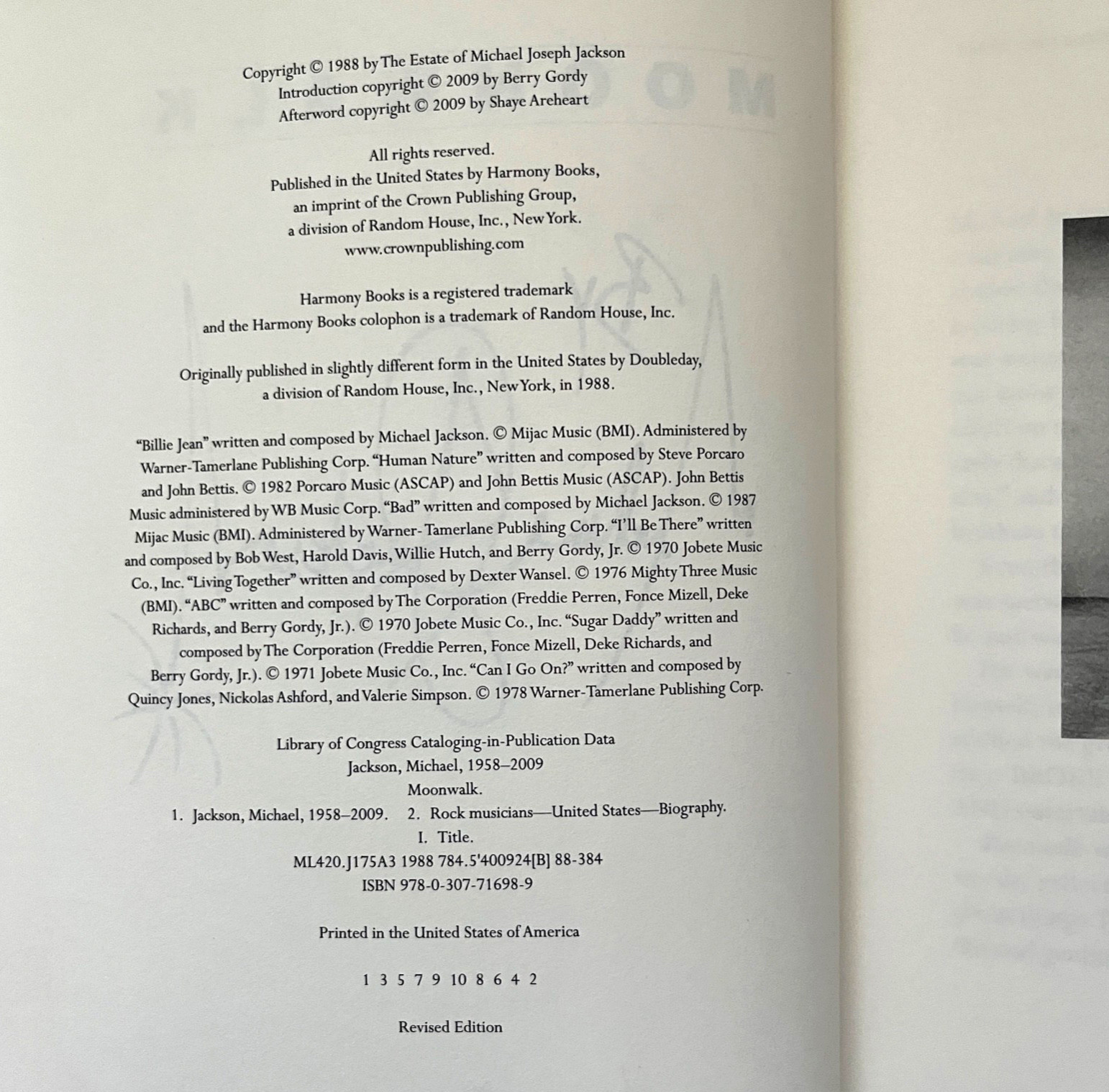 Michael Jackson Moonwalk First Revised Edition Book HIs Life – Hardcover 2009