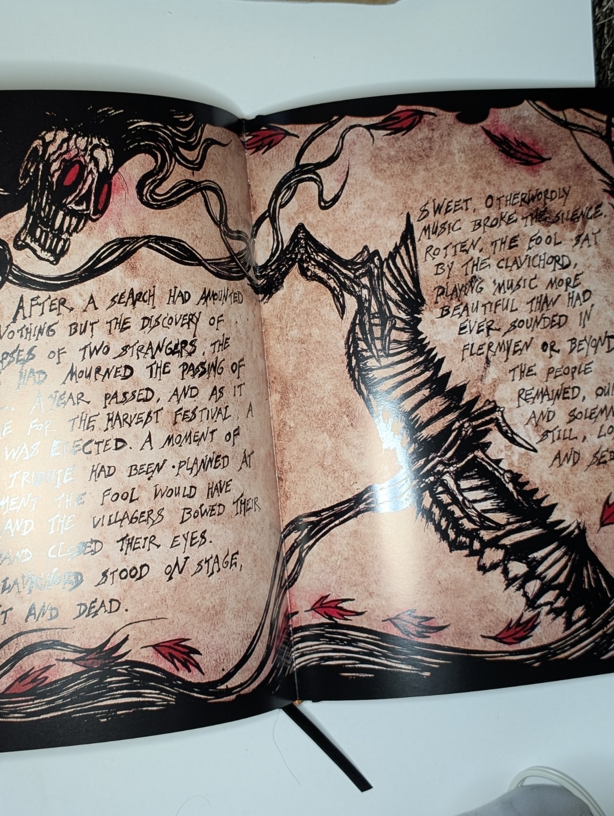 The Crawling King By Einar Baldvin Horror Art Book Hardcover