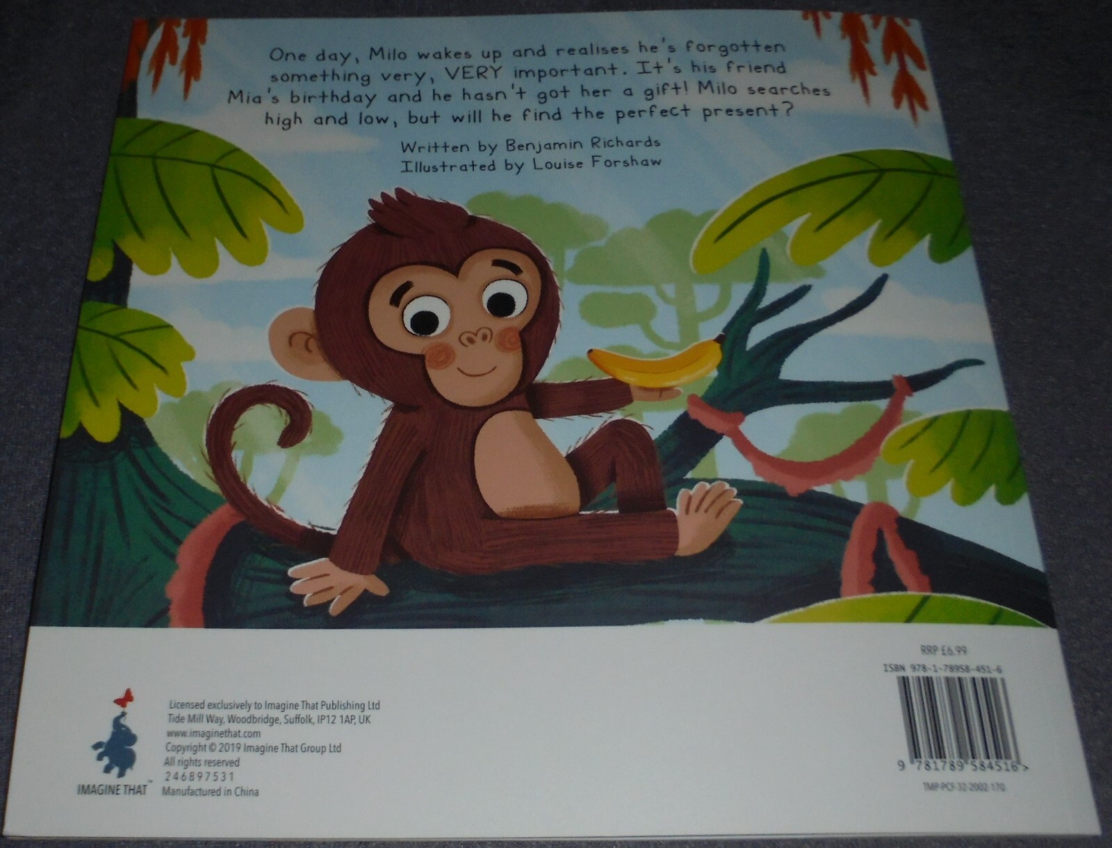 MILO GOES BANANAS! BOOK BENJAMIN RICHARDS 25CM X 26CM 2019