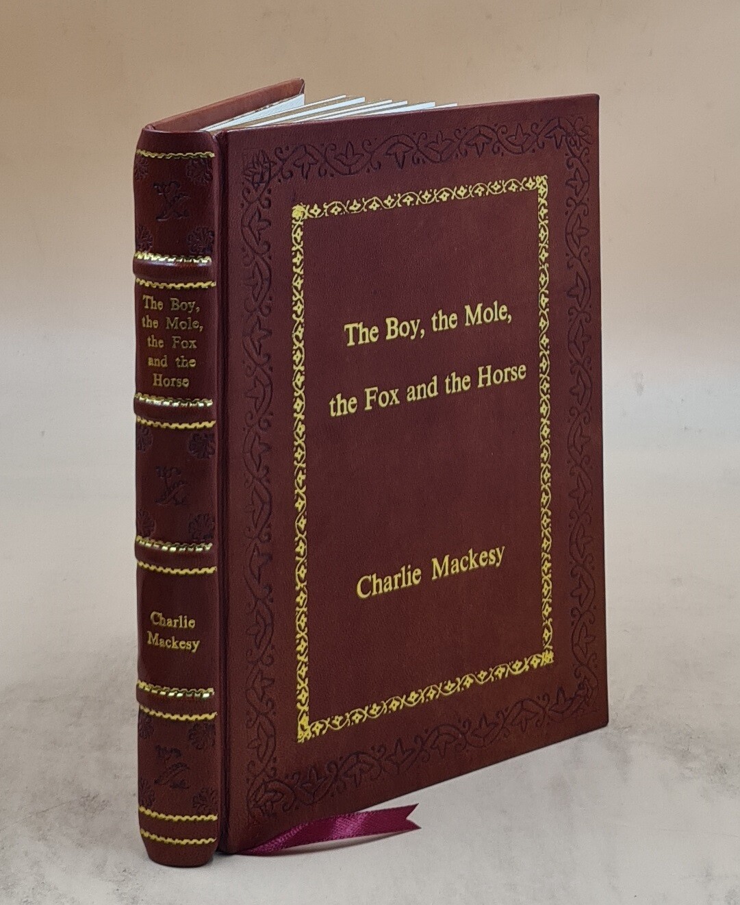 The Boy, The Mole, The Fox And The Horse [Premium Leather Bound]